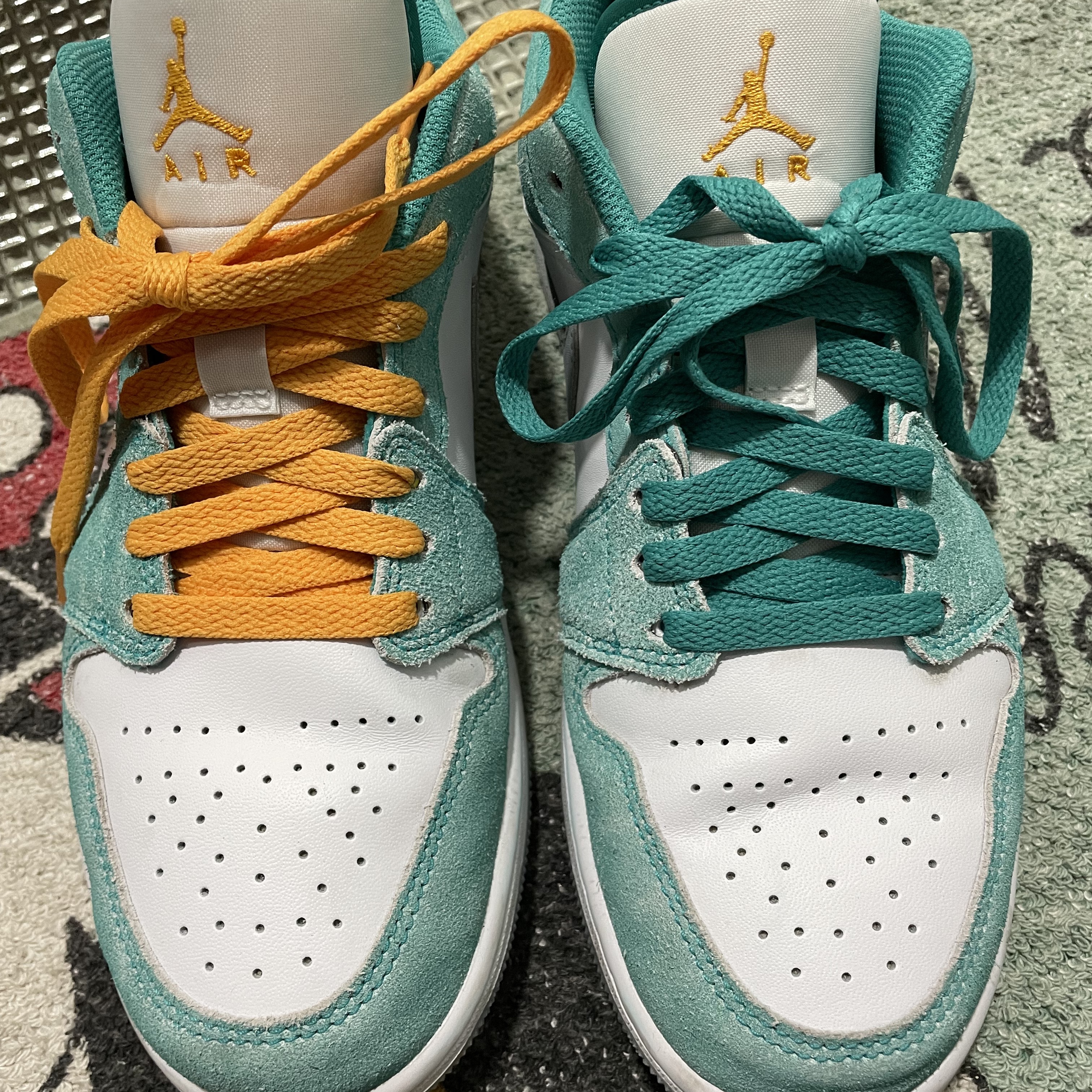 Jordan 1 Low SE New Emerald 착용 스타일