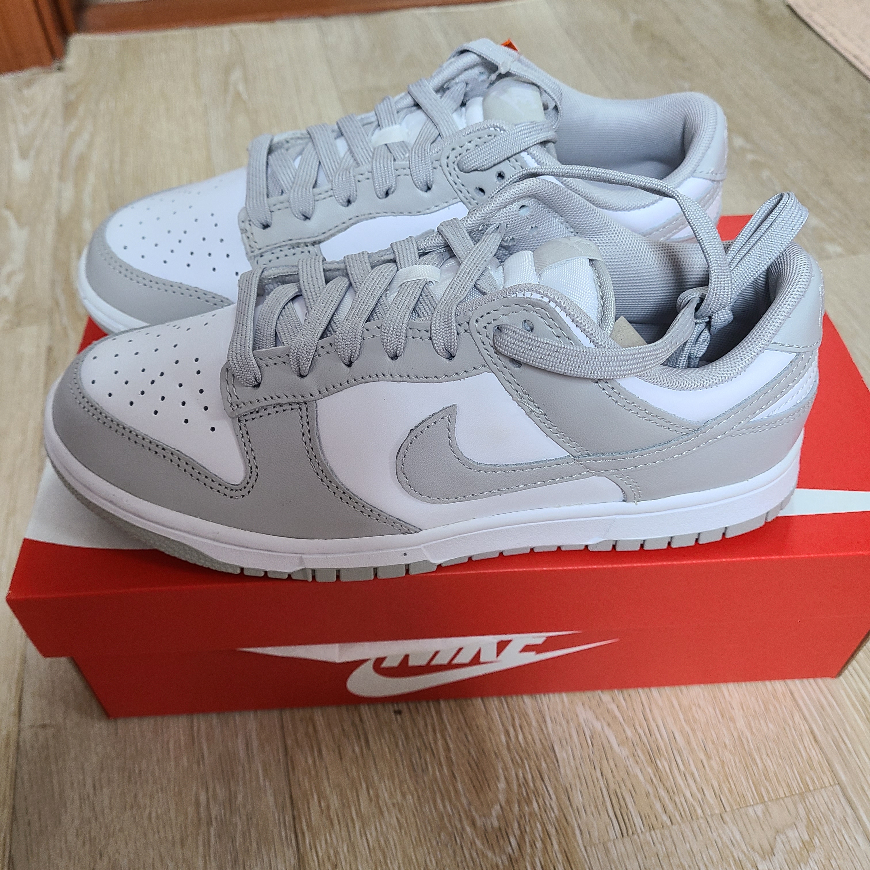 Nike Dunk Low Retro Grey Fog 착용 스타일