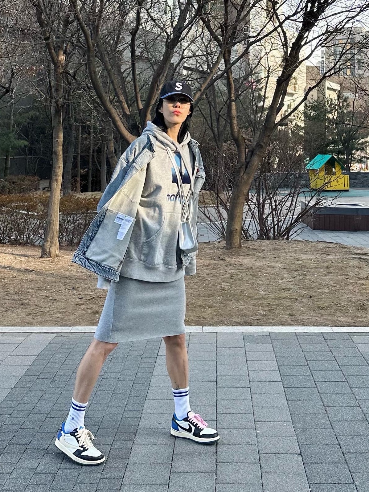 Jordan 1 x Travis Scott x Fragment Retro Low OG SP Military Blue, (W) Isabel Marant Mansel Hoodie Grey - 21SS 착용 스타일 - 2