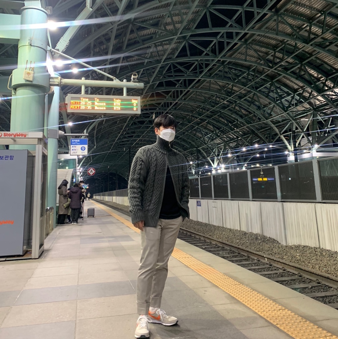 Nike Challenger OG Light Bone Starfish, Stone Island 23757 Cotton Jersey Garment Dyed Fissato Treatment Short Sleeve T-Shirt Black - 22SS 착용 스타일 - 1