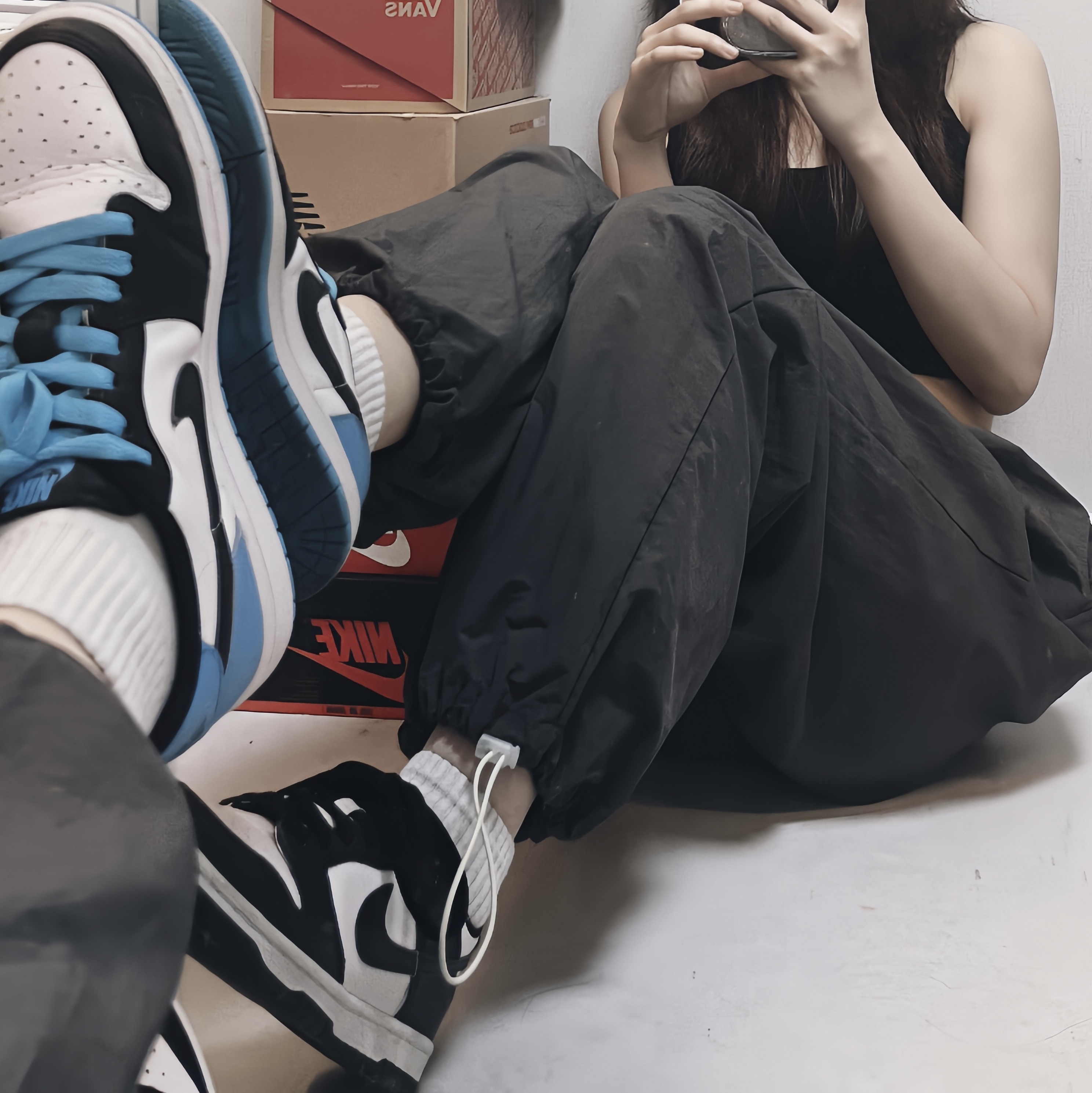 (W) Jordan 1 Retro Low OG Black and Dark Powder Blue, Nike Dunk Low Retro Black 착용 스타일