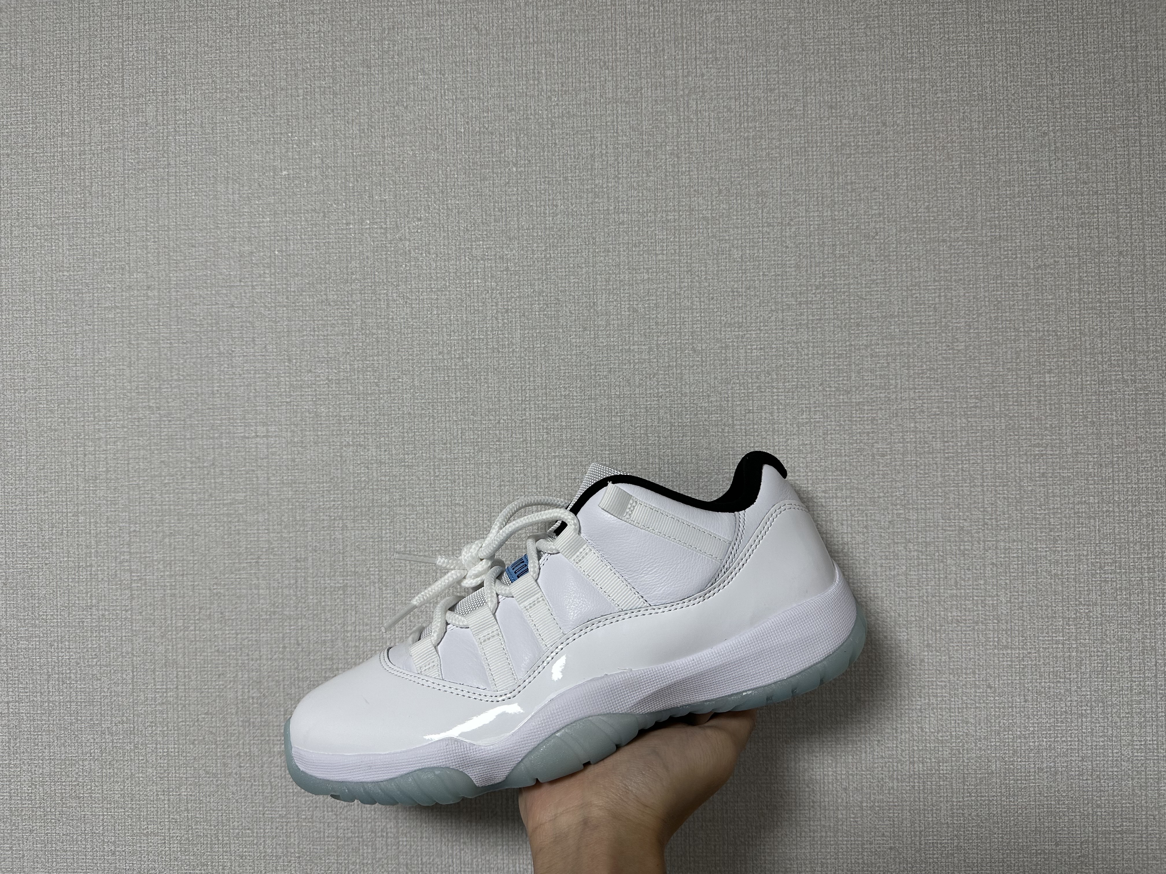 Jordan 11 Retro Low Legend Blue 착용 스타일 - 2