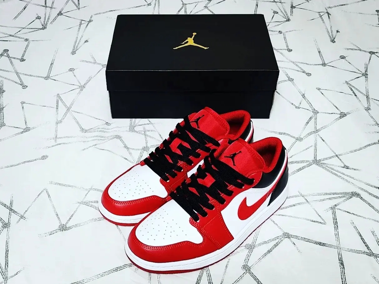 Jordan 1 Low White Gym Red Black 착용 스타일 - 5