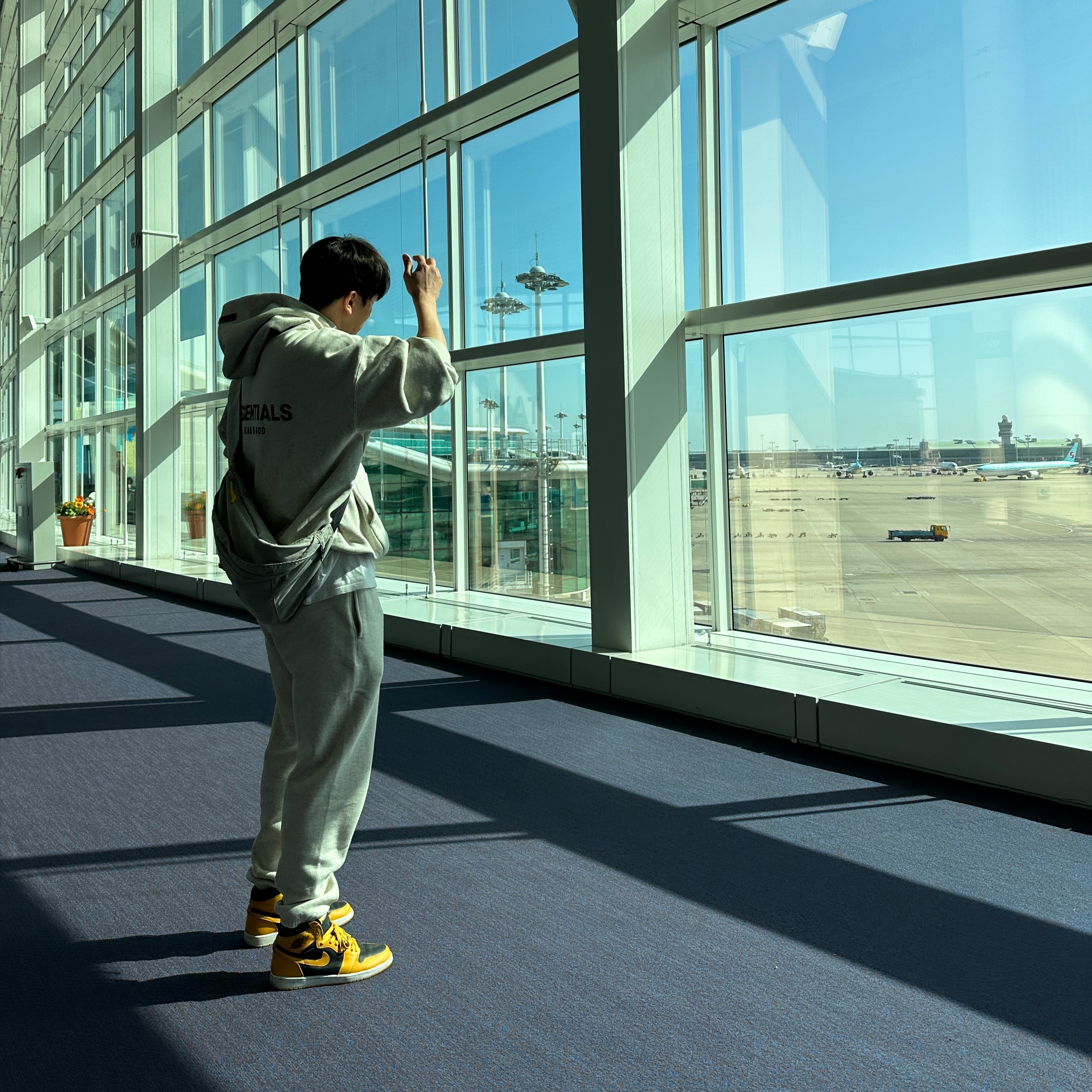 Essentials The Core Collection Sweatpants Light Oatmeal, Essentials The Core Collection Hoodie Light Oatmeal 착용 스타일