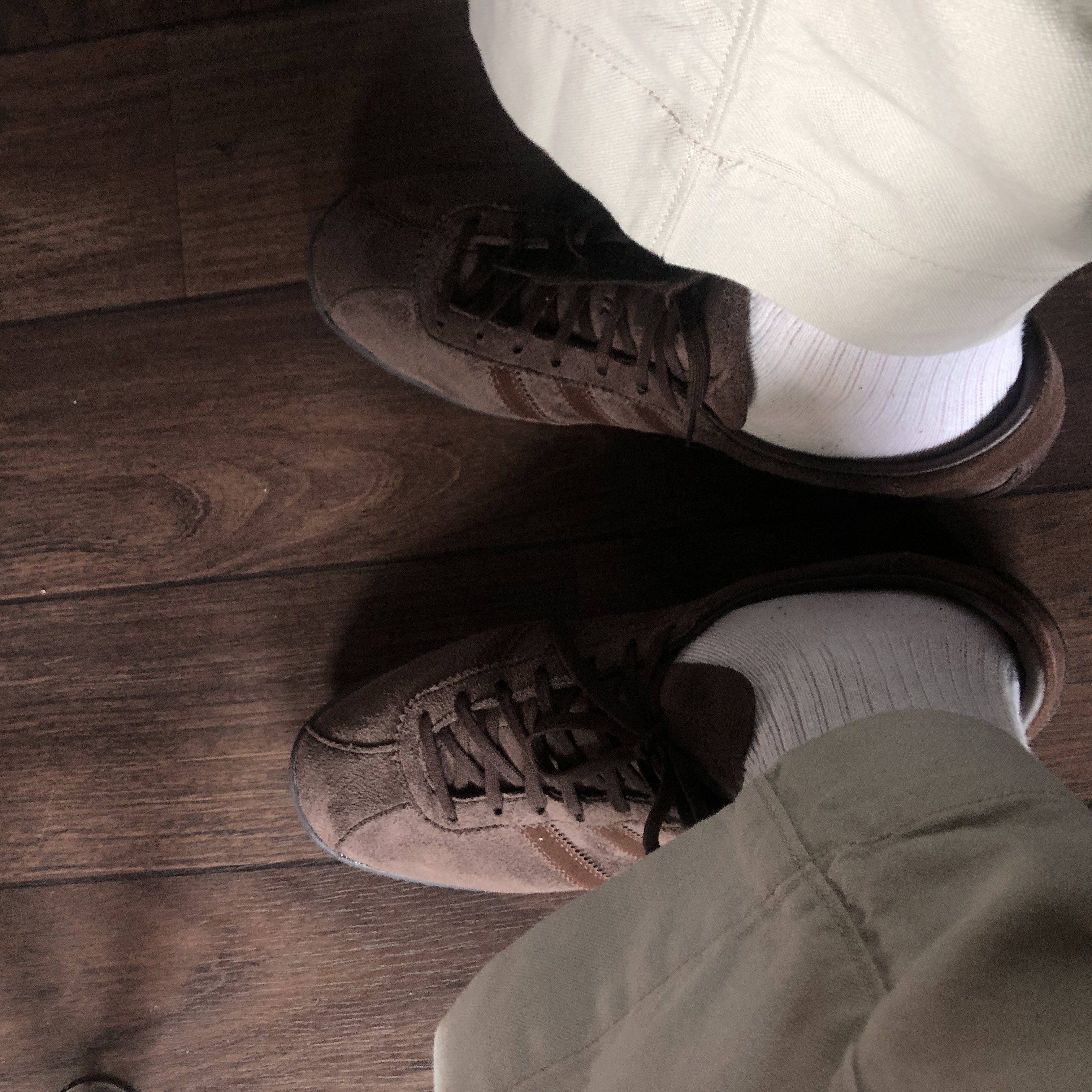 Adidas Tobacco Gruen Dark Brown 착용 스타일