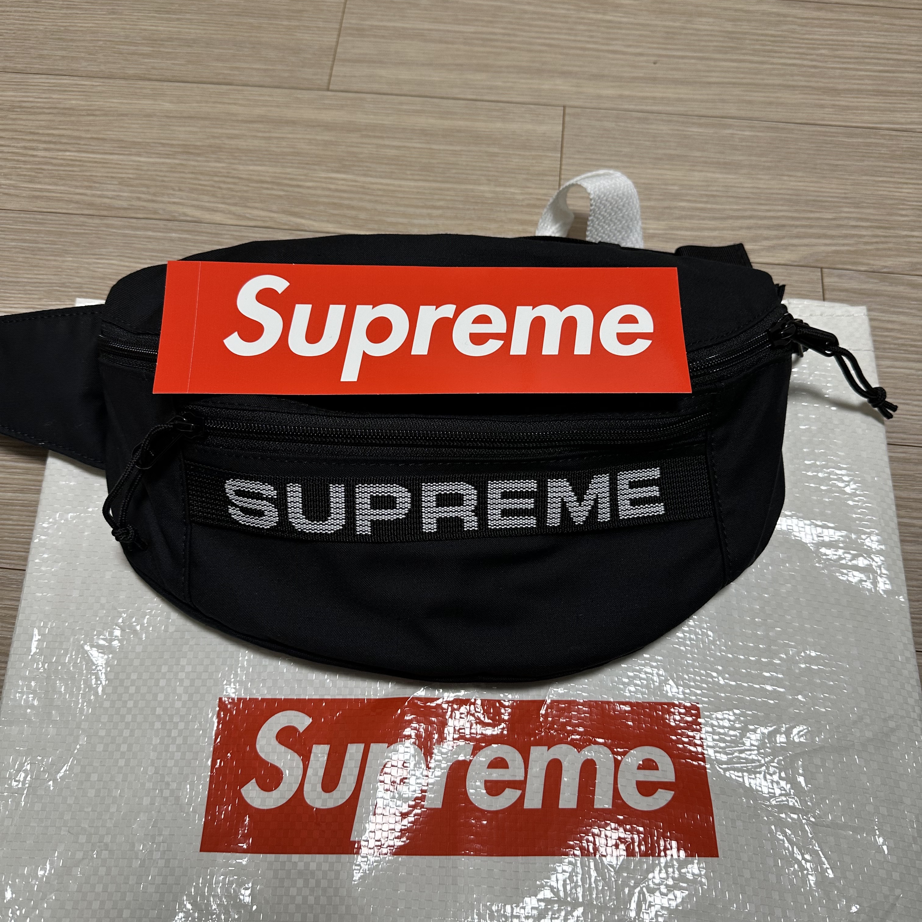 Supreme Field Waist Bag Black - 23SS 착용 스타일