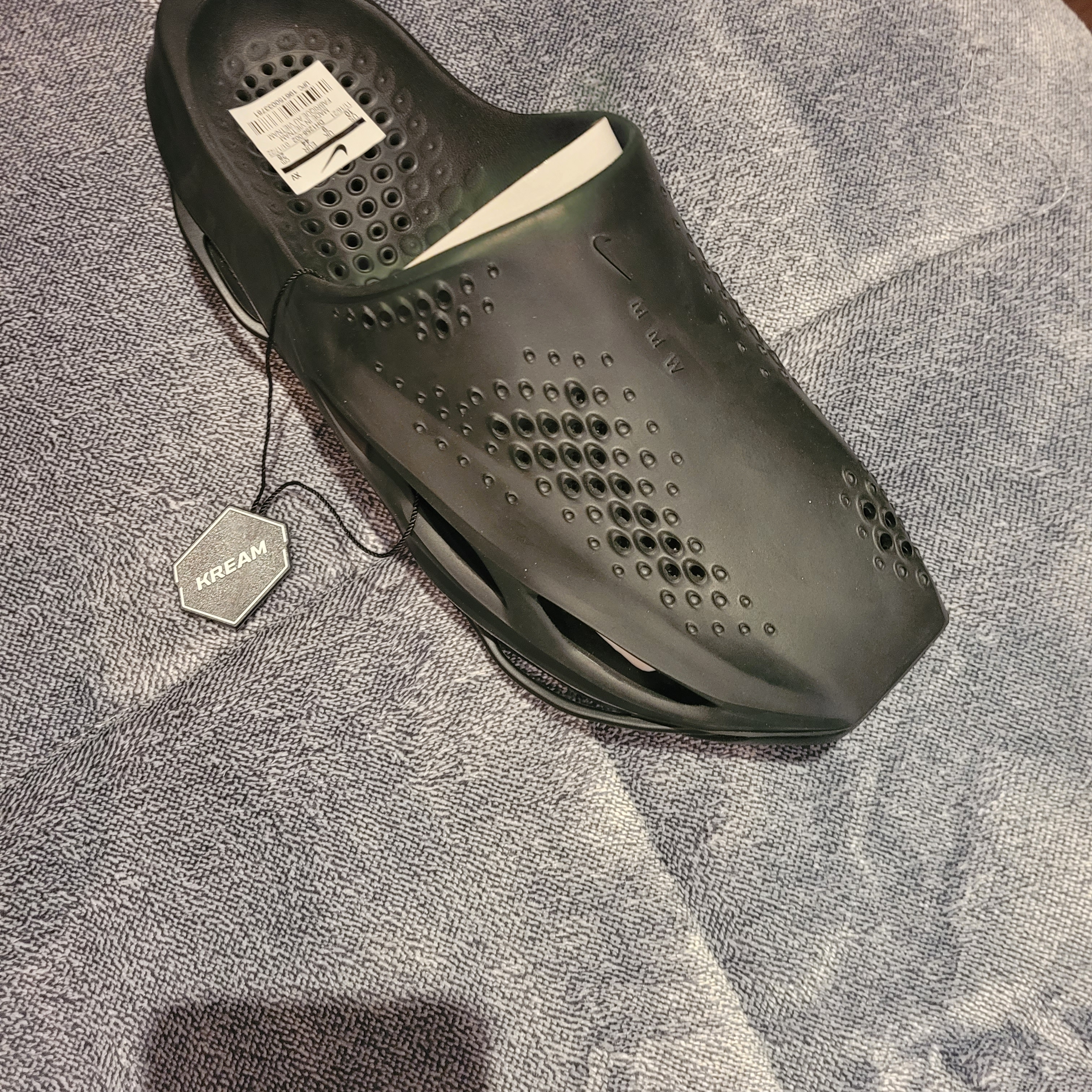 Nike x Matthew M Williams 005 Slide Black 착용 스타일 - 2