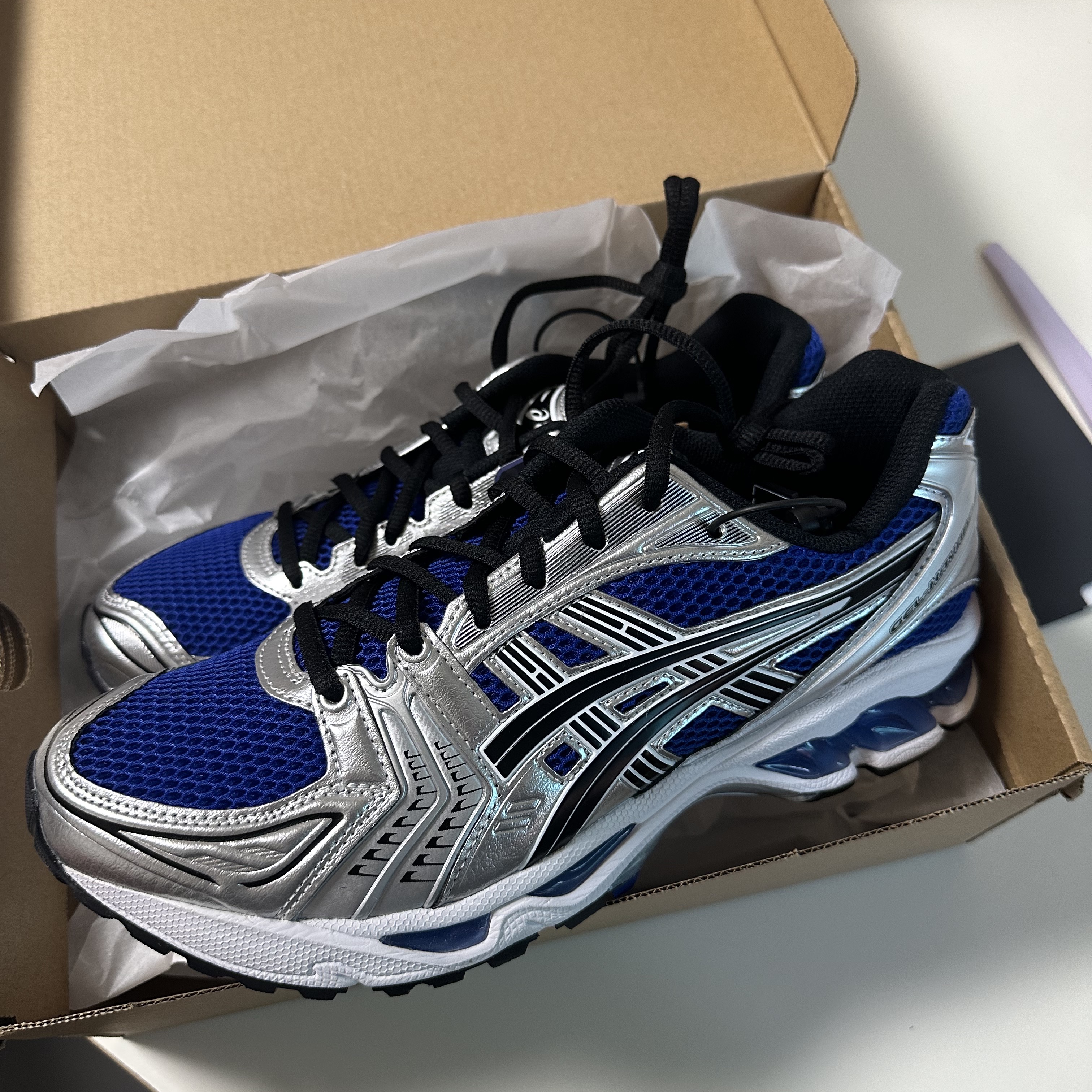 Asics Gel-Kayano 14 Monaco Blue Black 착용 스타일