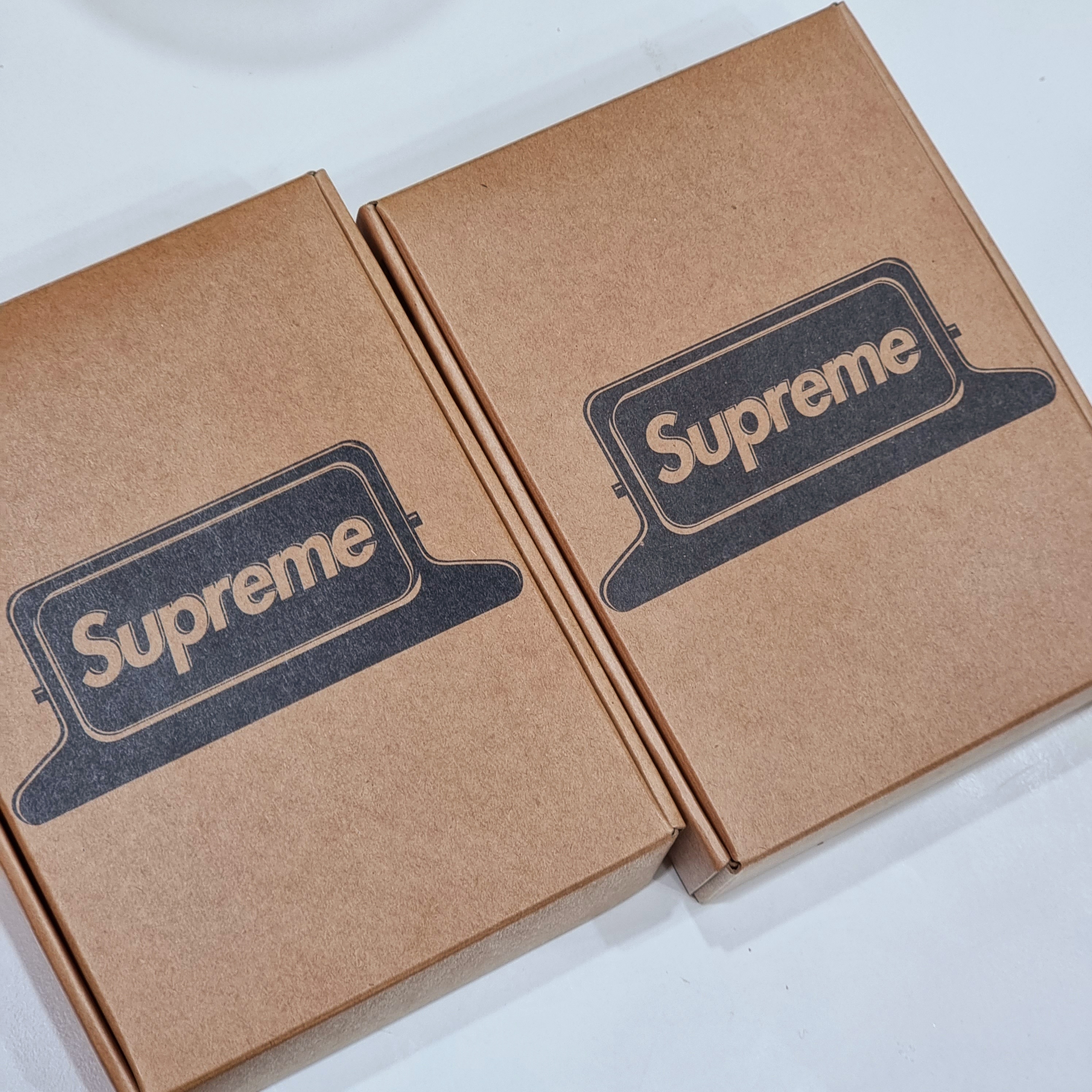 Supreme x Dulton Small Clips Multicolor (Set Of 3) 착용 스타일 - 3