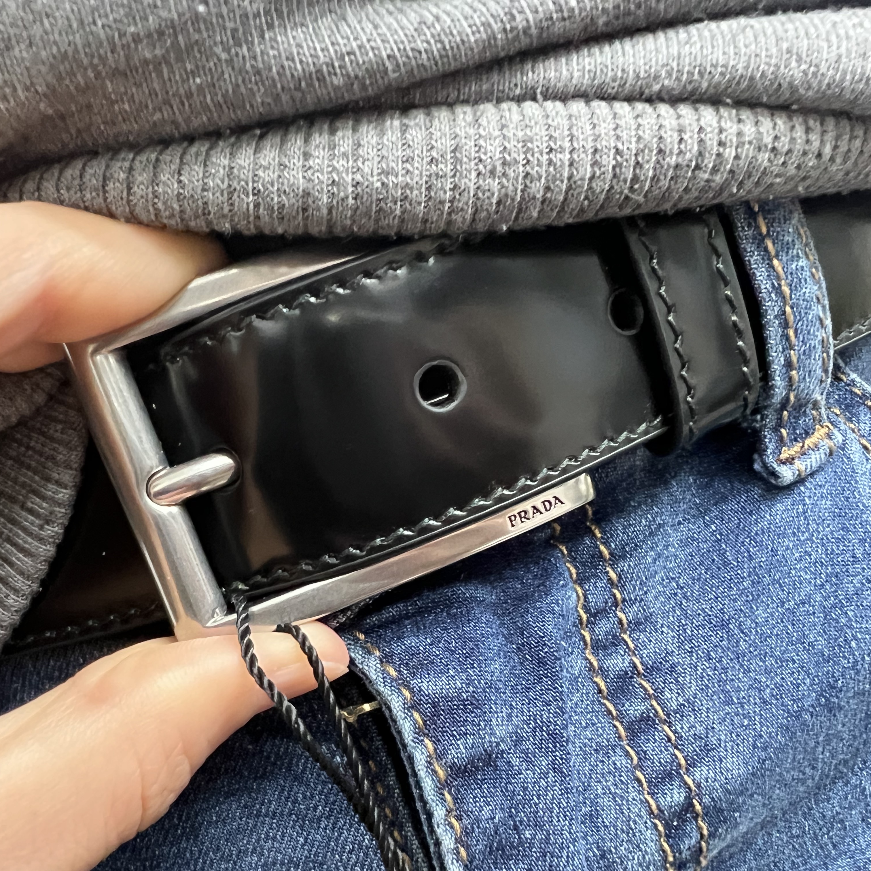 Prada Brushed Leather Belt Black 착용 스타일