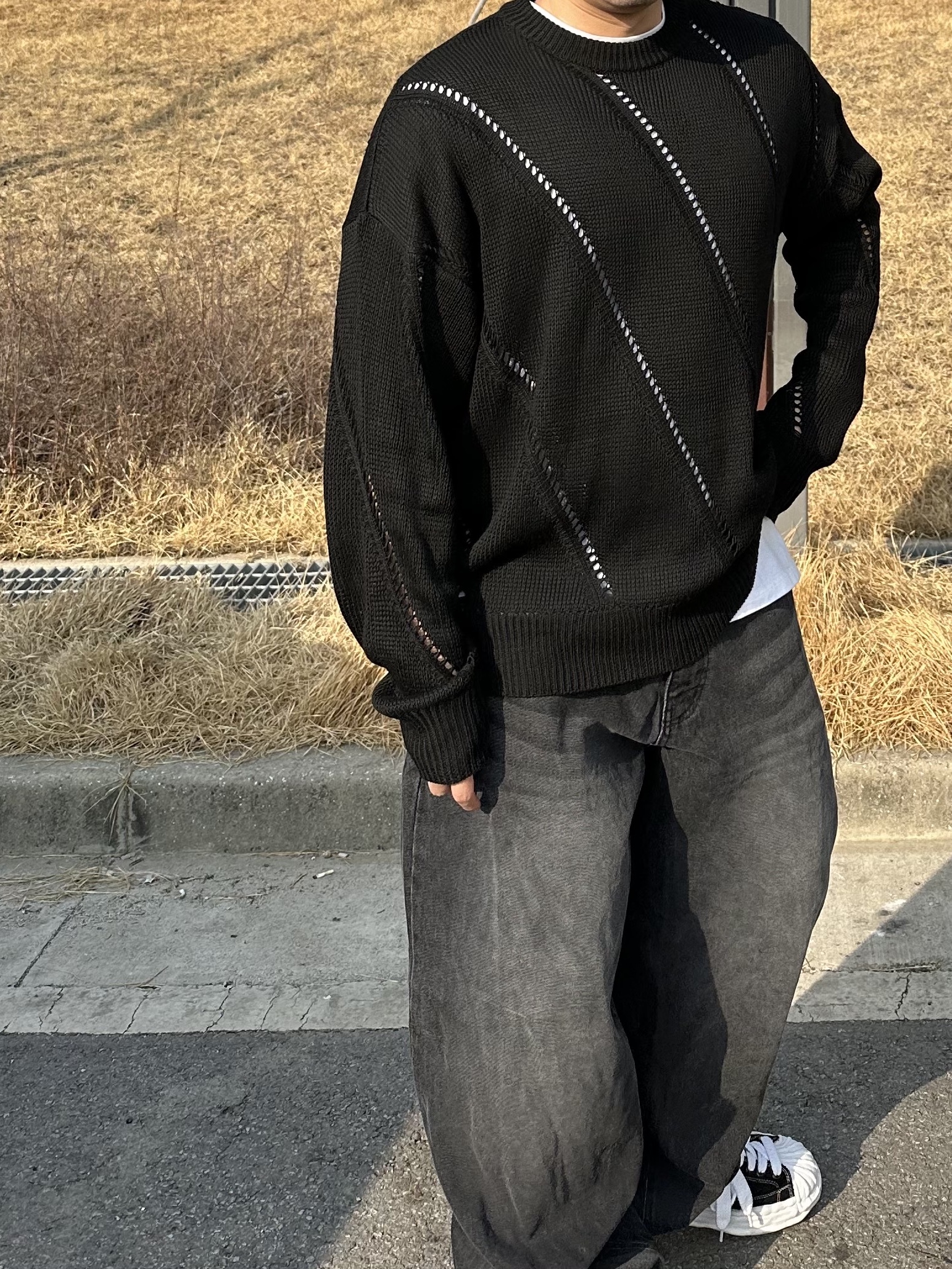 Maison Mihara Yasuhiro Blakey OG Sole Canvas Low-top Sneakers Black White 착용 스타일 - 4