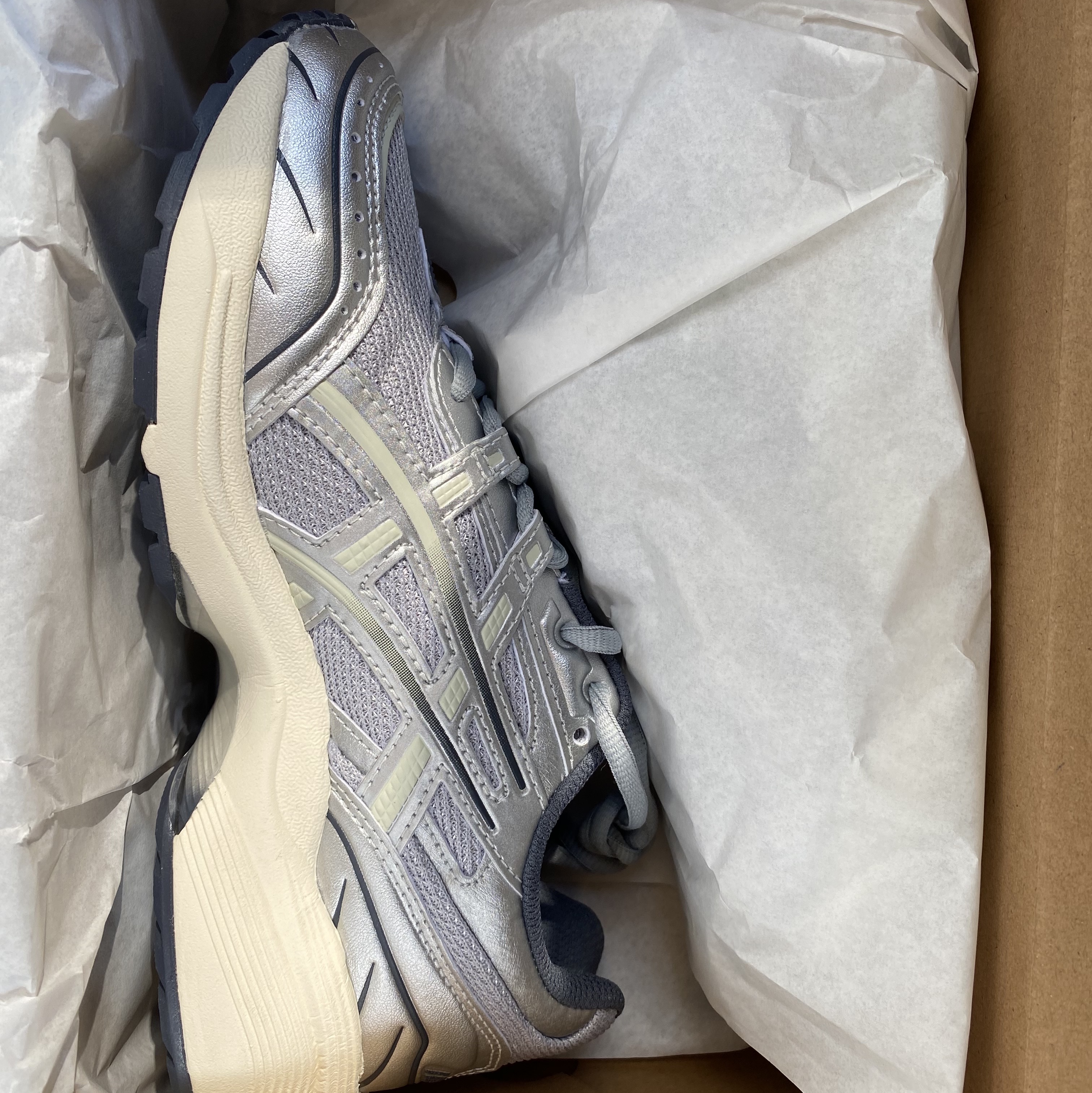Asics Gel-1090 Piedmont Grey 착용 스타일 - 1