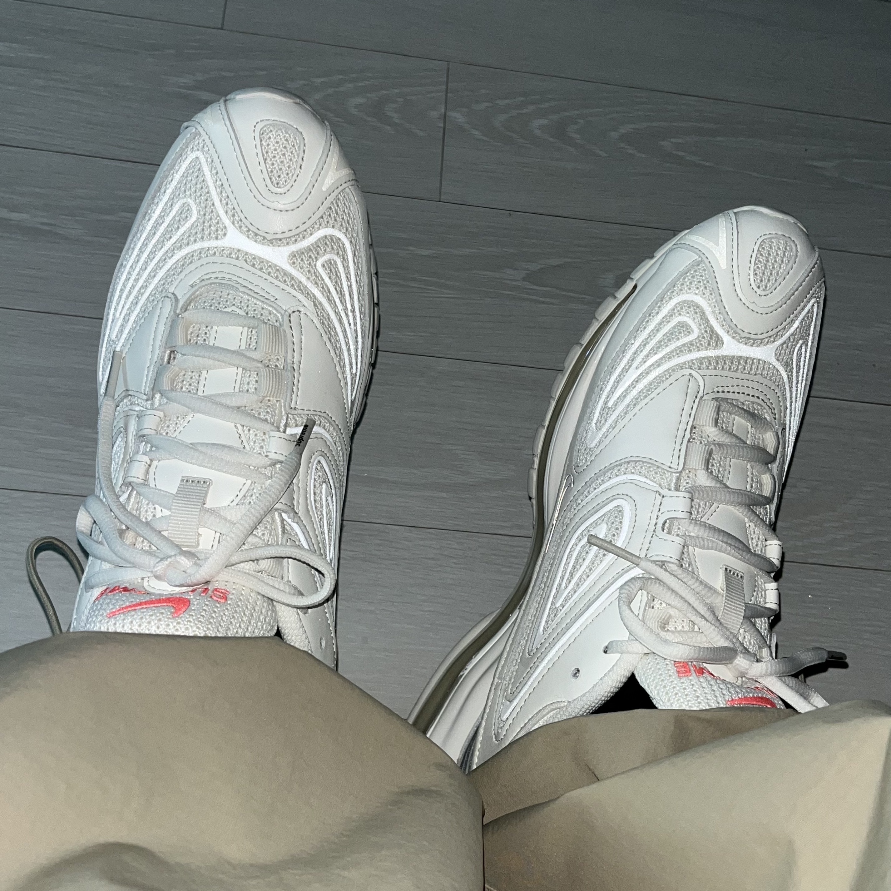 Nike x Supreme Air Max 98 TL White 착용 스타일