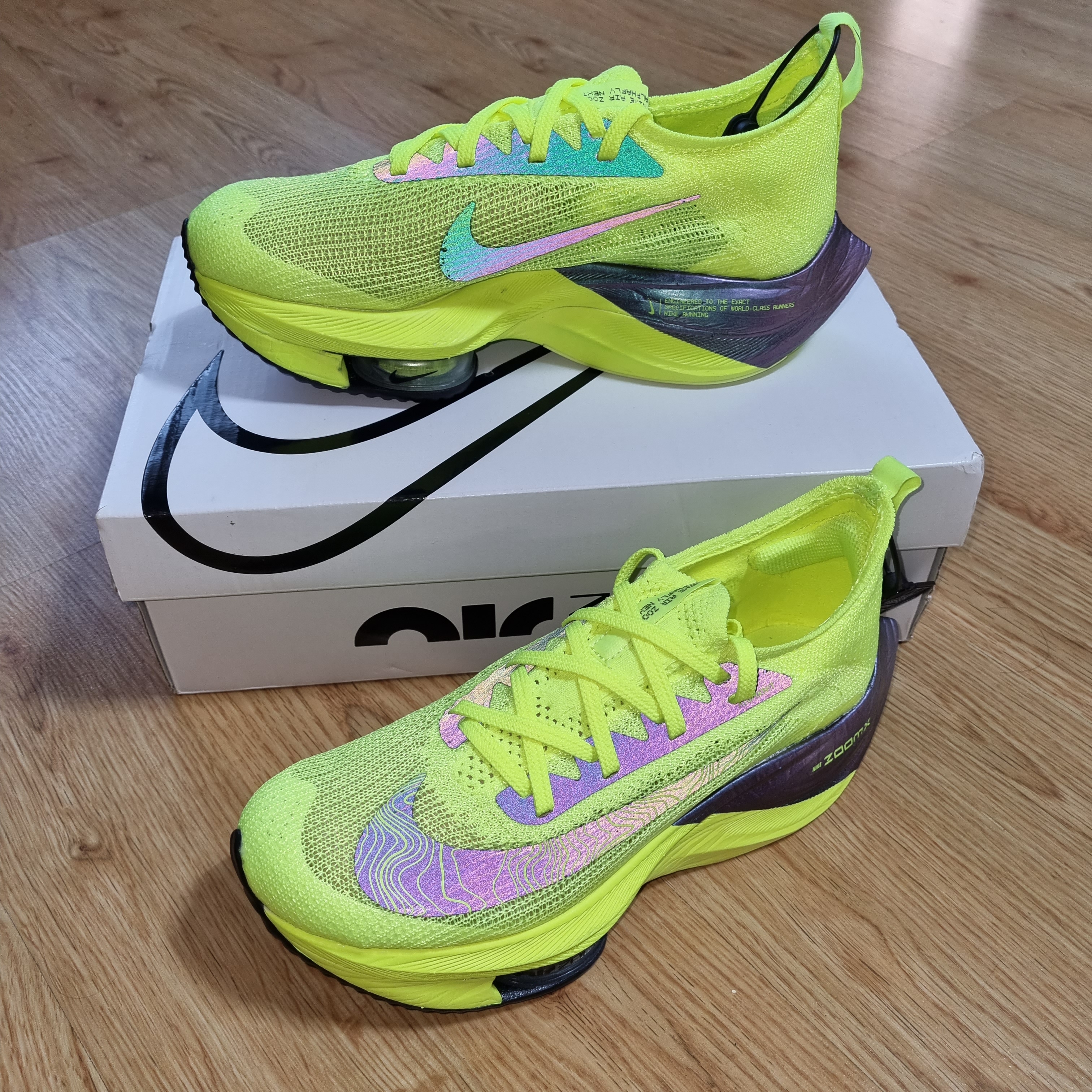 Nike Air Zoom Alphafly Next% Flyknit Volt 착용 스타일 - 2