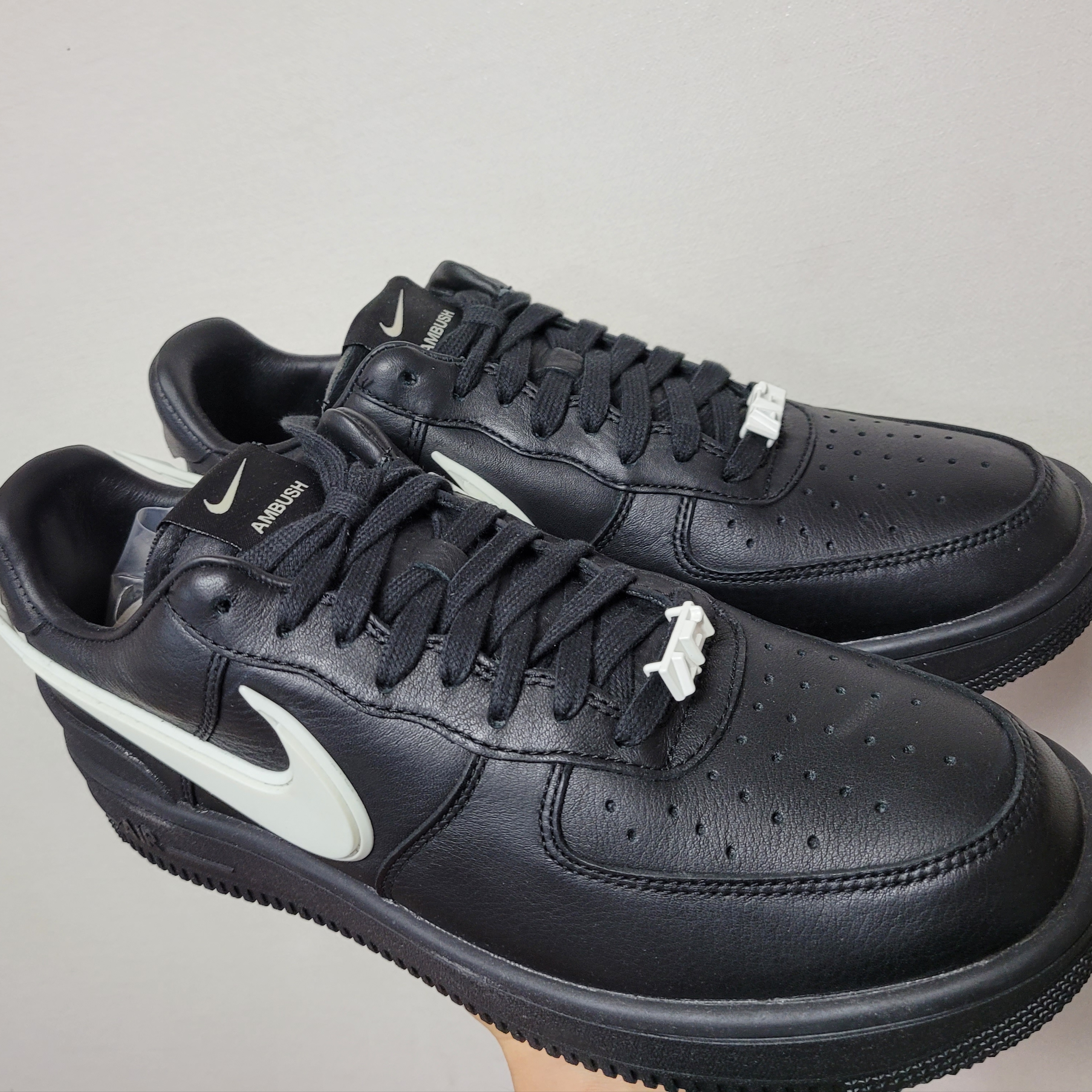 Nike x Ambush Air Force 1 Low SP Black 착용 스타일 - 3