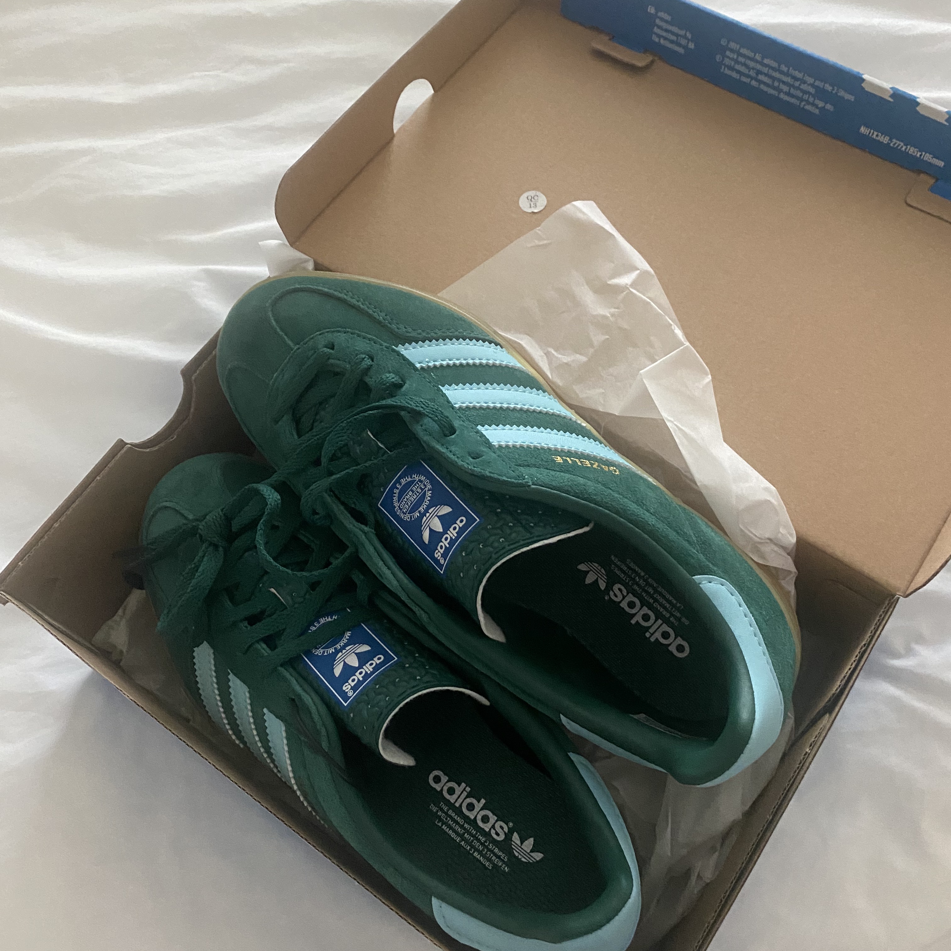 Adidas Gazelle Indoor Collegiate Green Hazy Sky 착용 스타일