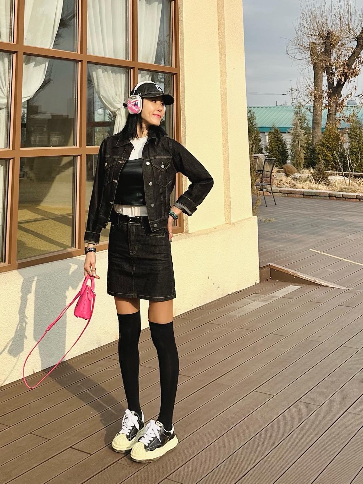 Maison Mihara Yasuhiro Blakey VL OG Sole Leather Low-top Sneakers Black, Apple AirPods Max Lightning Silver (Korean Ver.) 착용 스타일 - 1