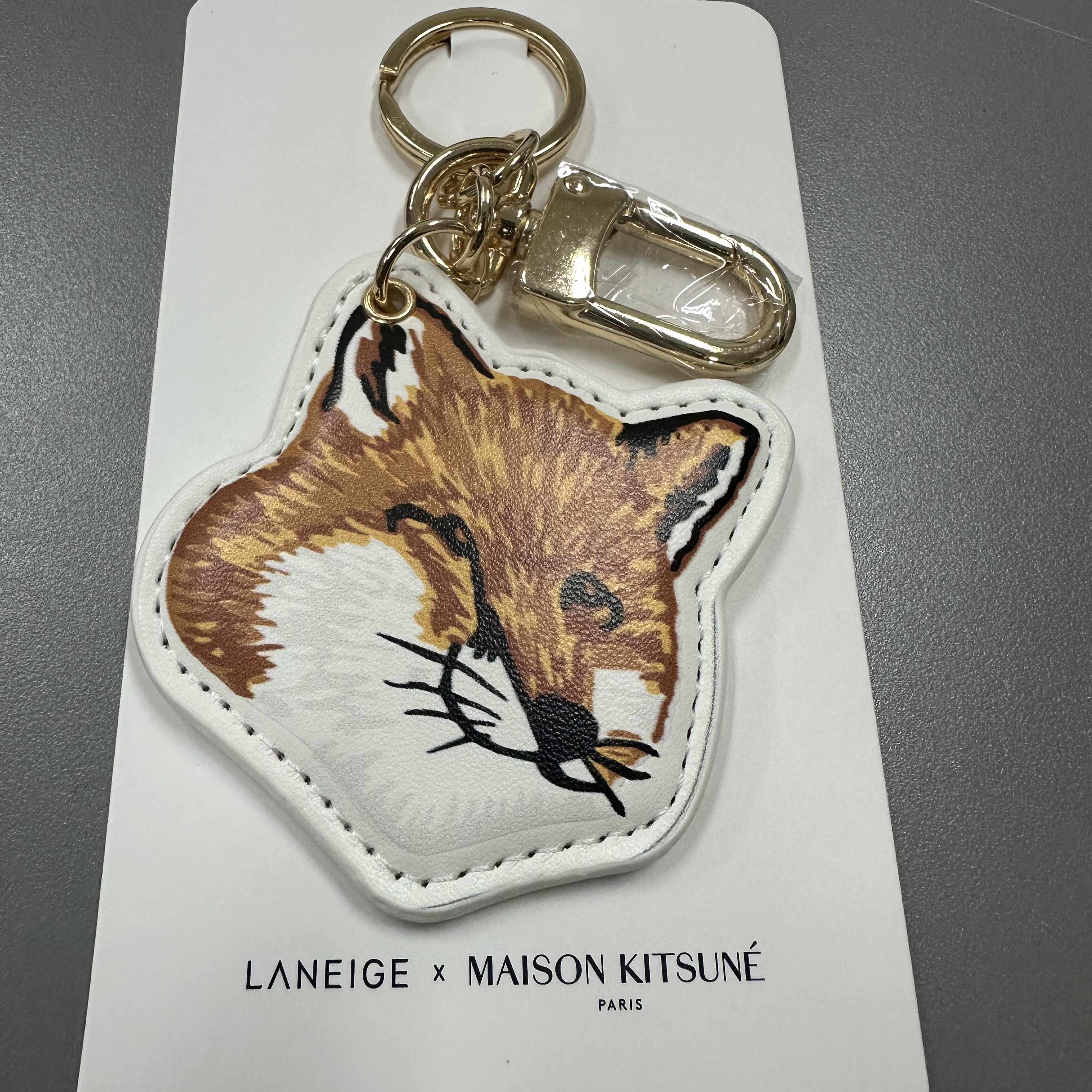 Maison Kitsune x Laneige Keyring Multicolor 착용 스타일