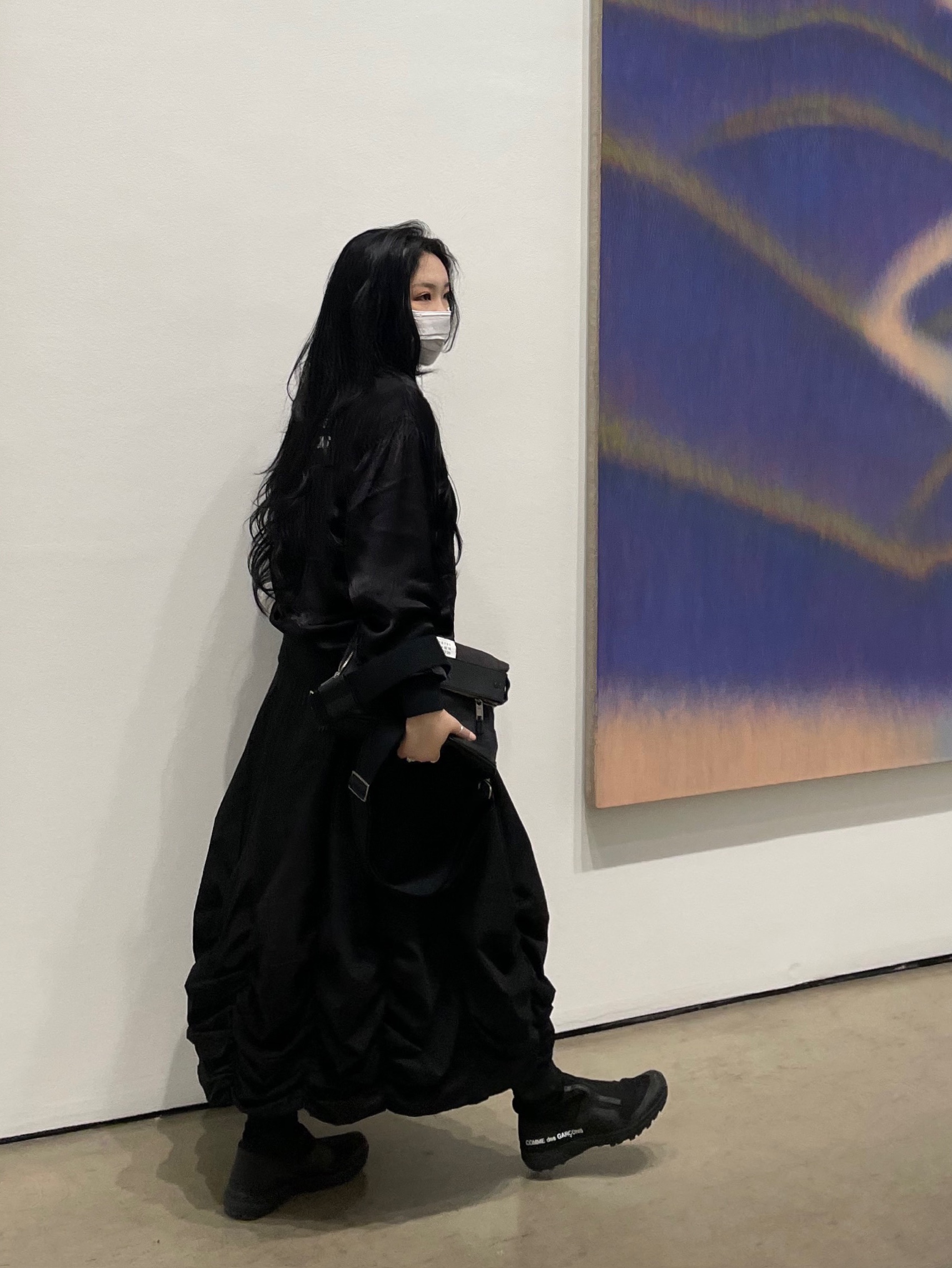 Maison Margiela 5AC Leather Shoulder Bag Black, Salomon x Comme des Garcons XA-Alpine 2 Black 착용 스타일 - 1