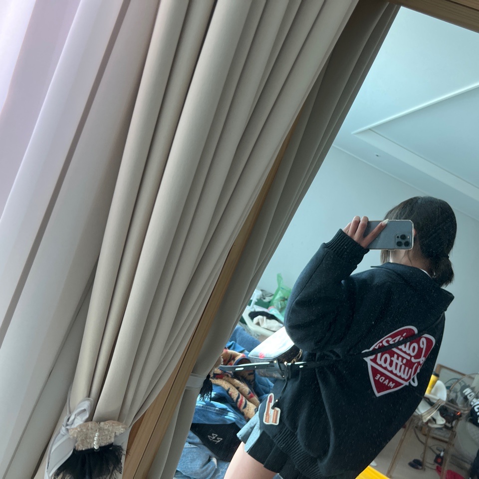 Louis Vuitton x Nigo Reversible Padded Blouson Deep Grey 착용 스타일 - 1