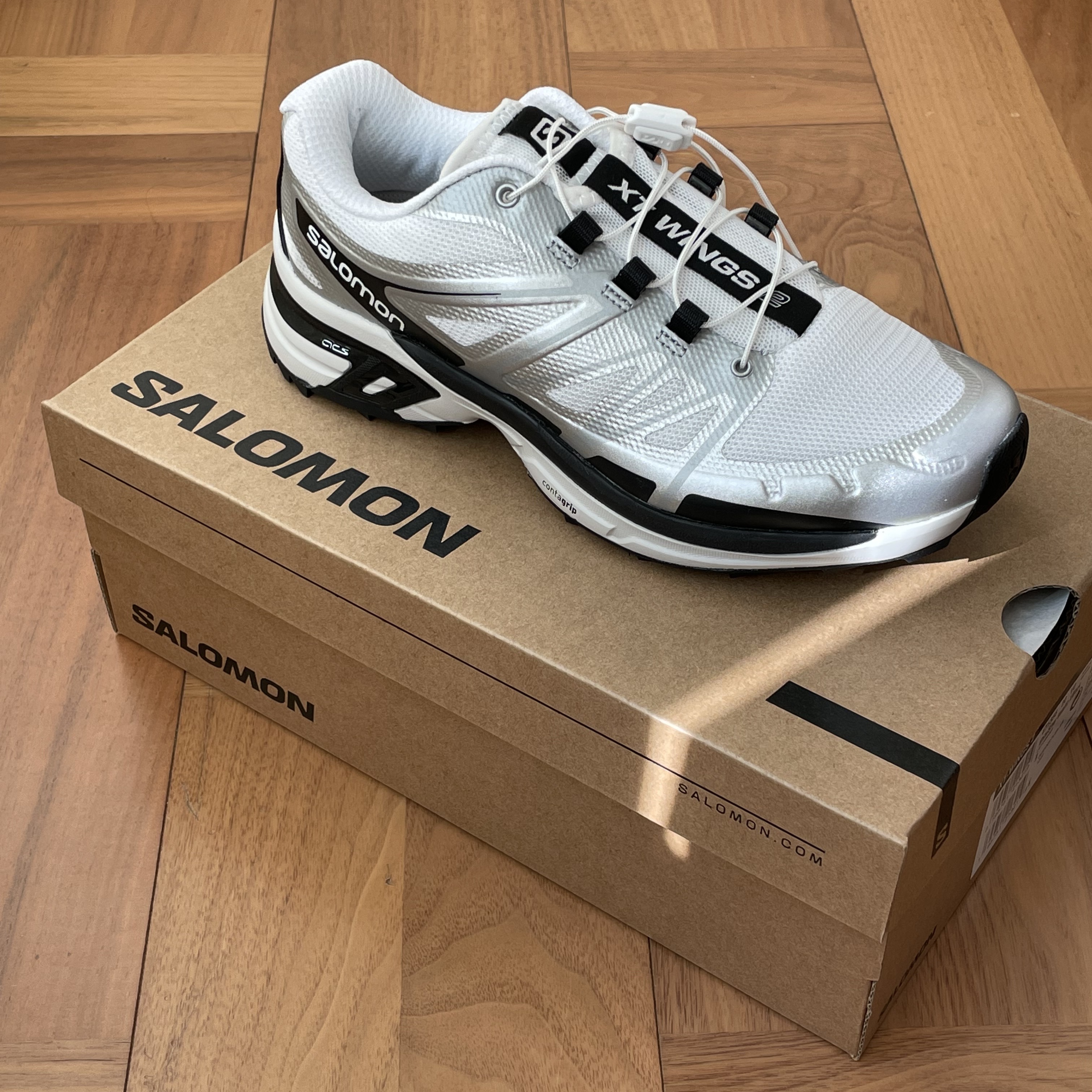 Salomon XT-Wings 2 White Silver Metallic 착용 스타일 - 1