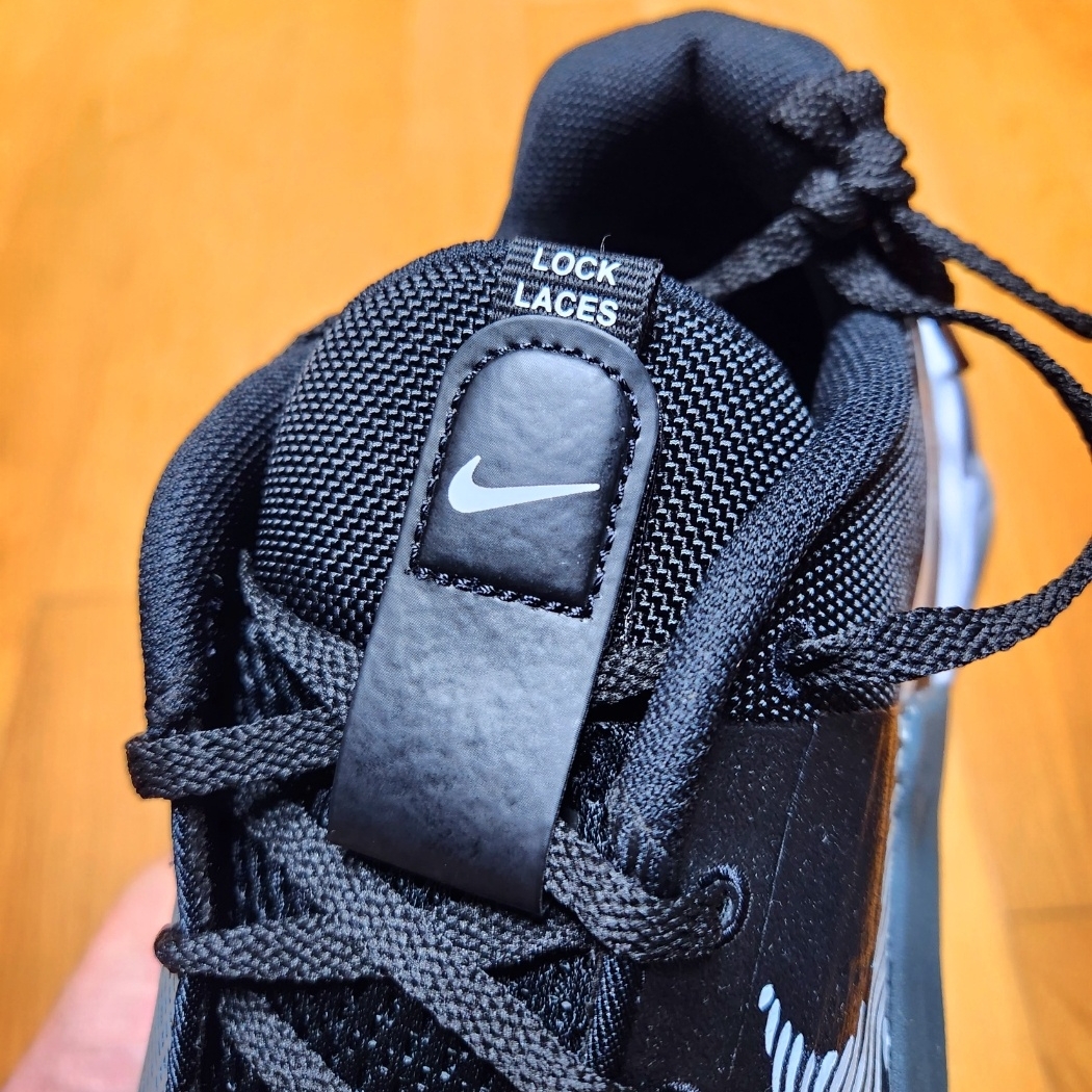 Nike Metcon 8 Black White 착용 스타일 - 4