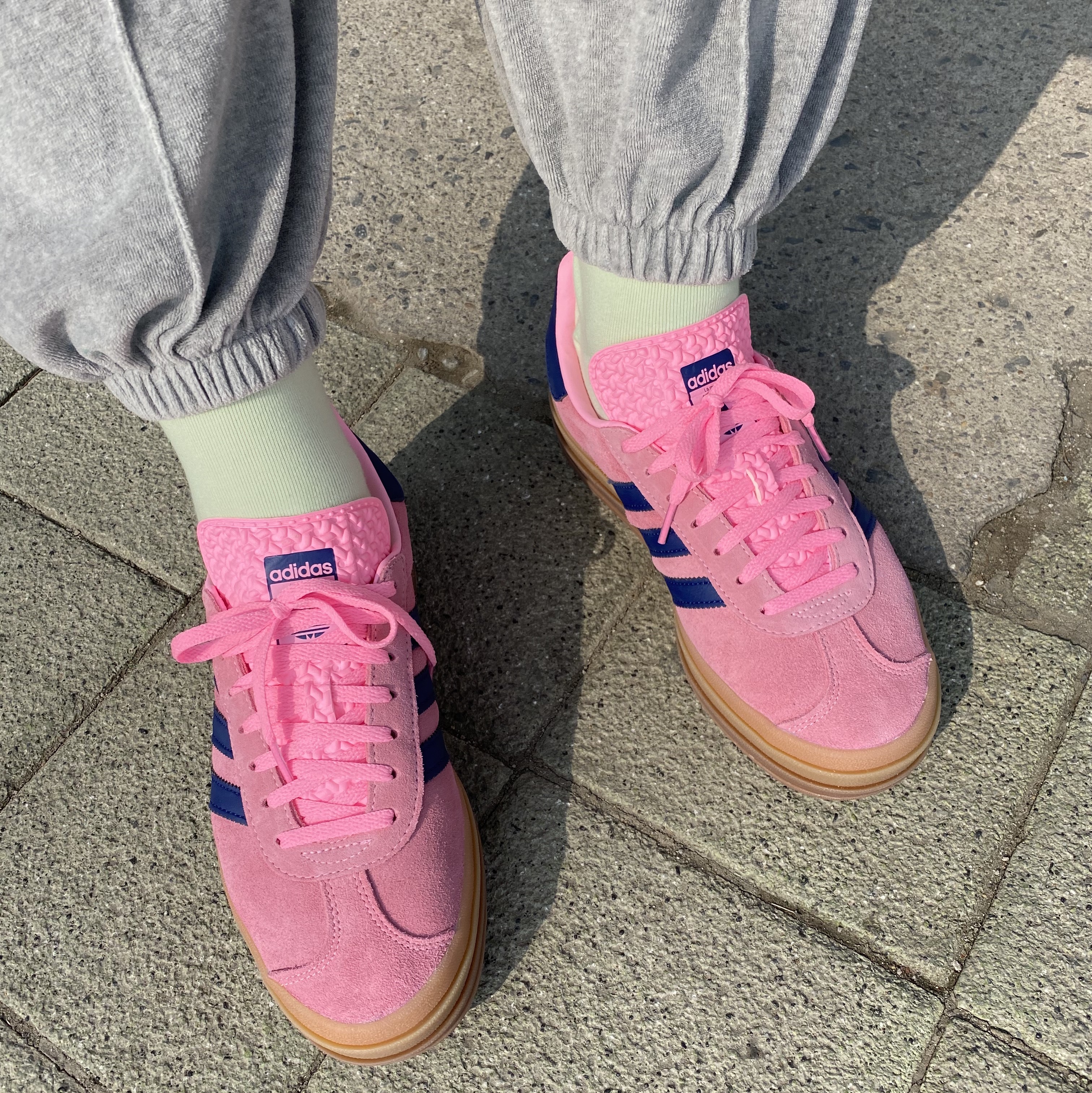(W) Adidas Gazelle Bold Pink Glow Victory Blue 착용 스타일
