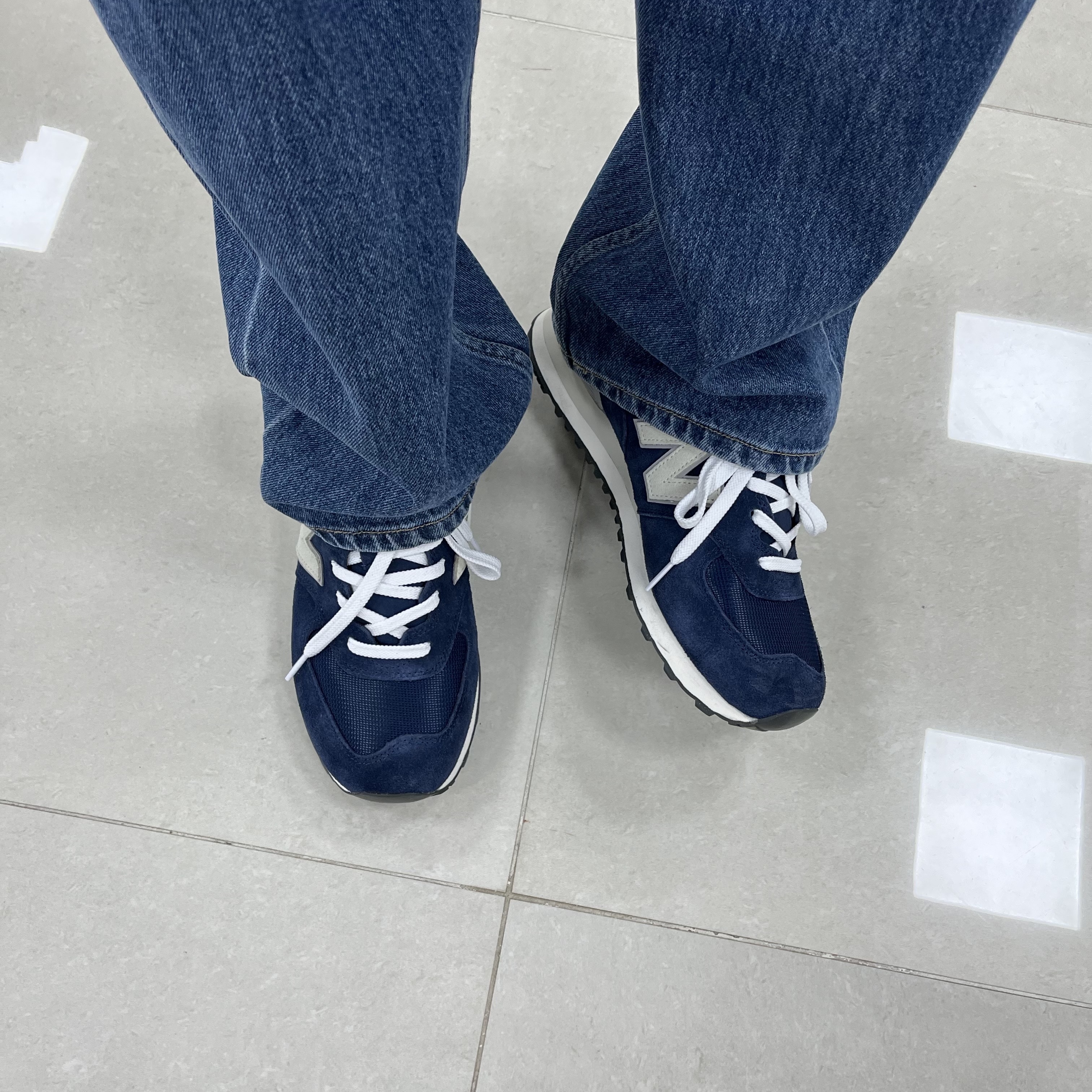 New Balance 574 Classics Reimagined Navy 착용 스타일