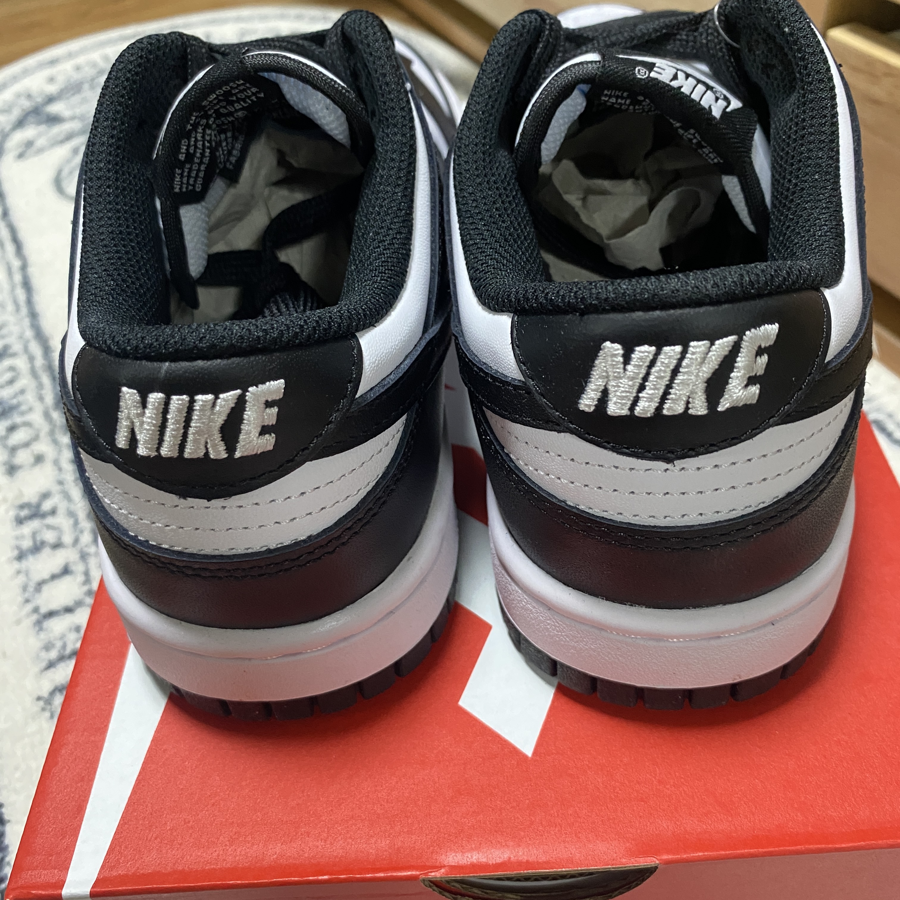 (W) Nike Dunk Low Black 착용 스타일 - 3