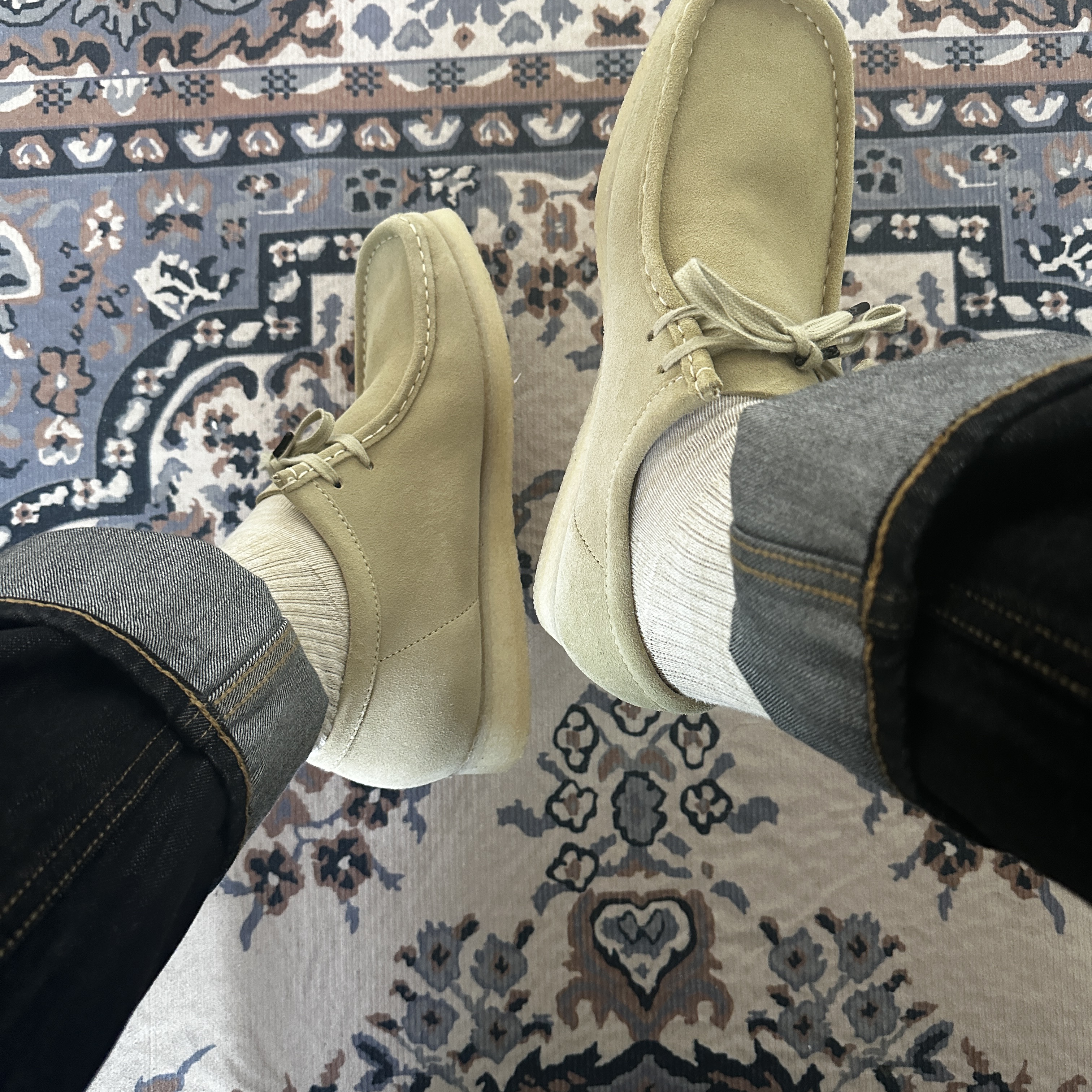Clarks Wallabee Maple Suede 착용 스타일 - 4