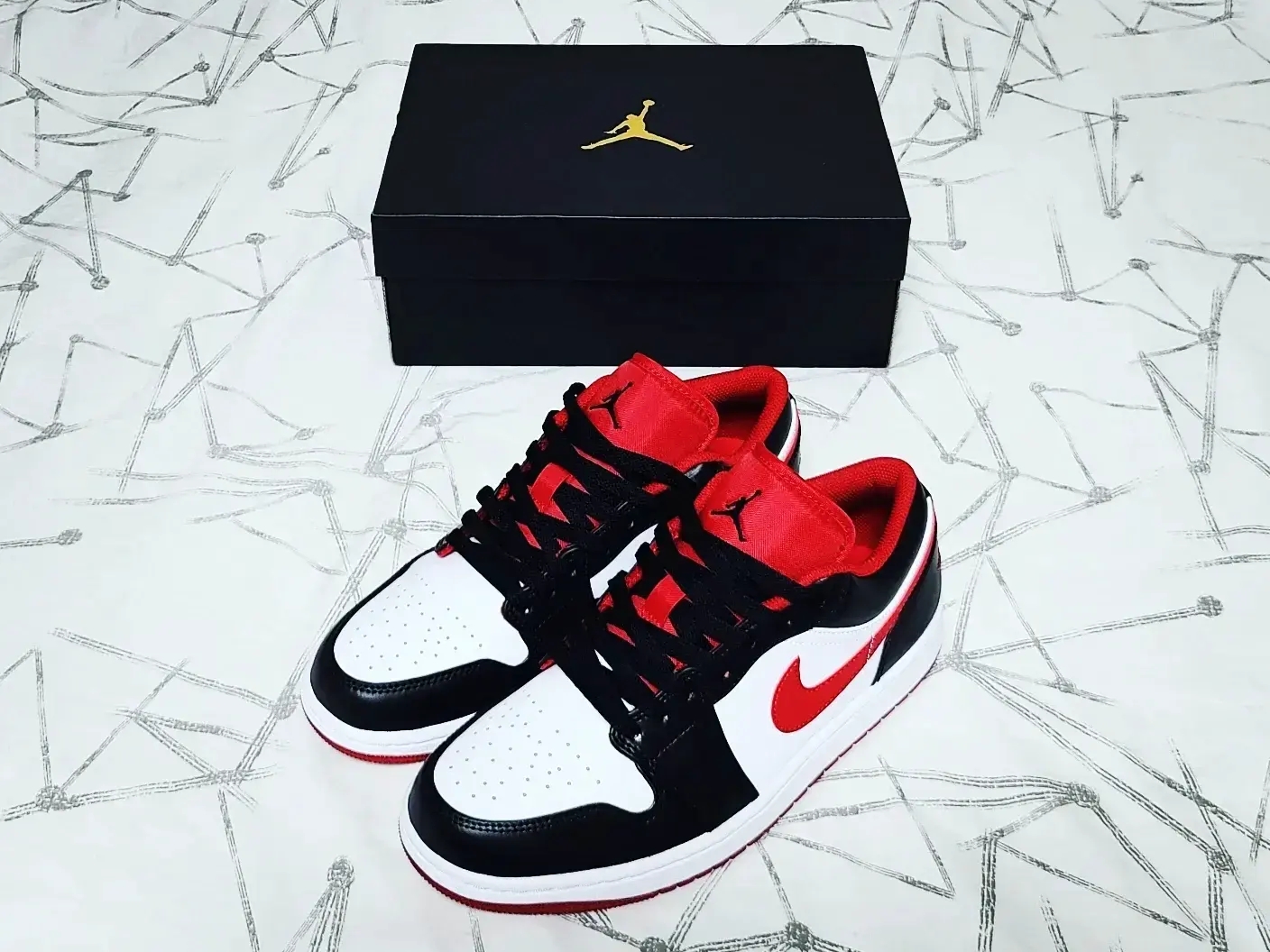 Jordan 1 Low White Gym Red Black 착용 스타일 - 4