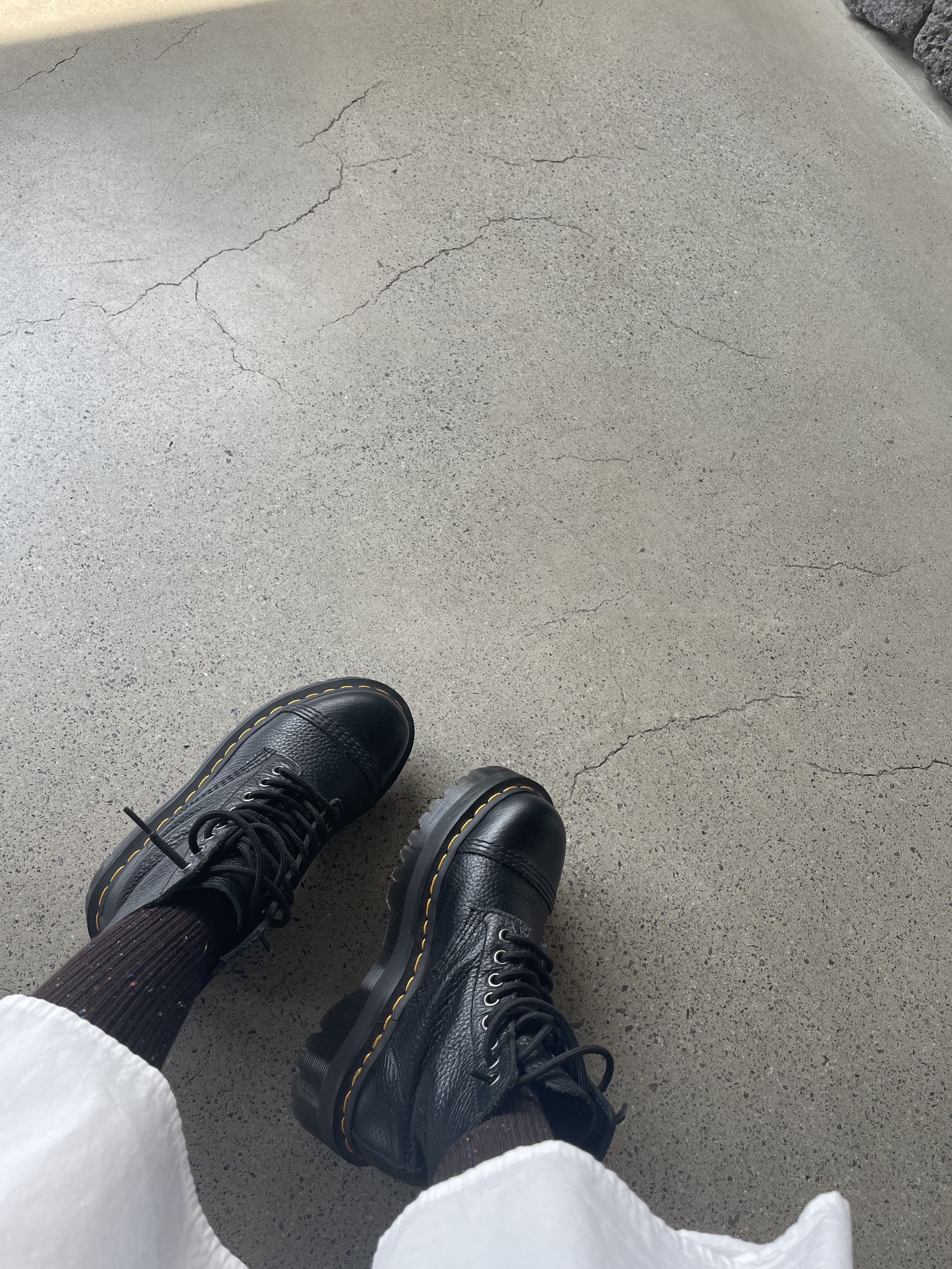 Dr. Martens x Rick Owens 1460 RO Quad 착용 스타일 - 2