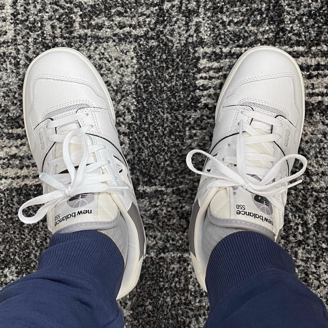 New Balance 550 White Marblehead - 2E Wide 착용 스타일