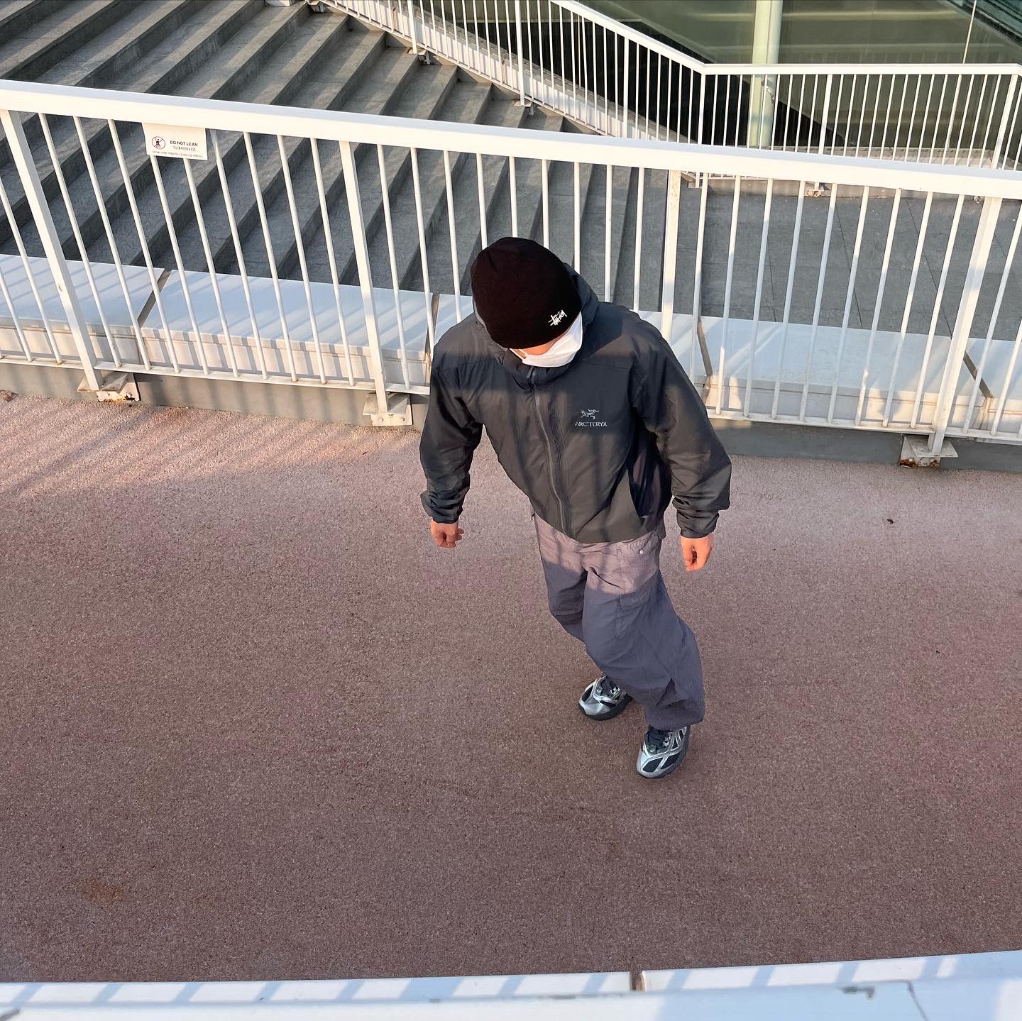 Stussy Basic Skullcap Beanie Black, Asics x Kiko Kostadinov Gel-Korika Grey 착용 스타일 - 1