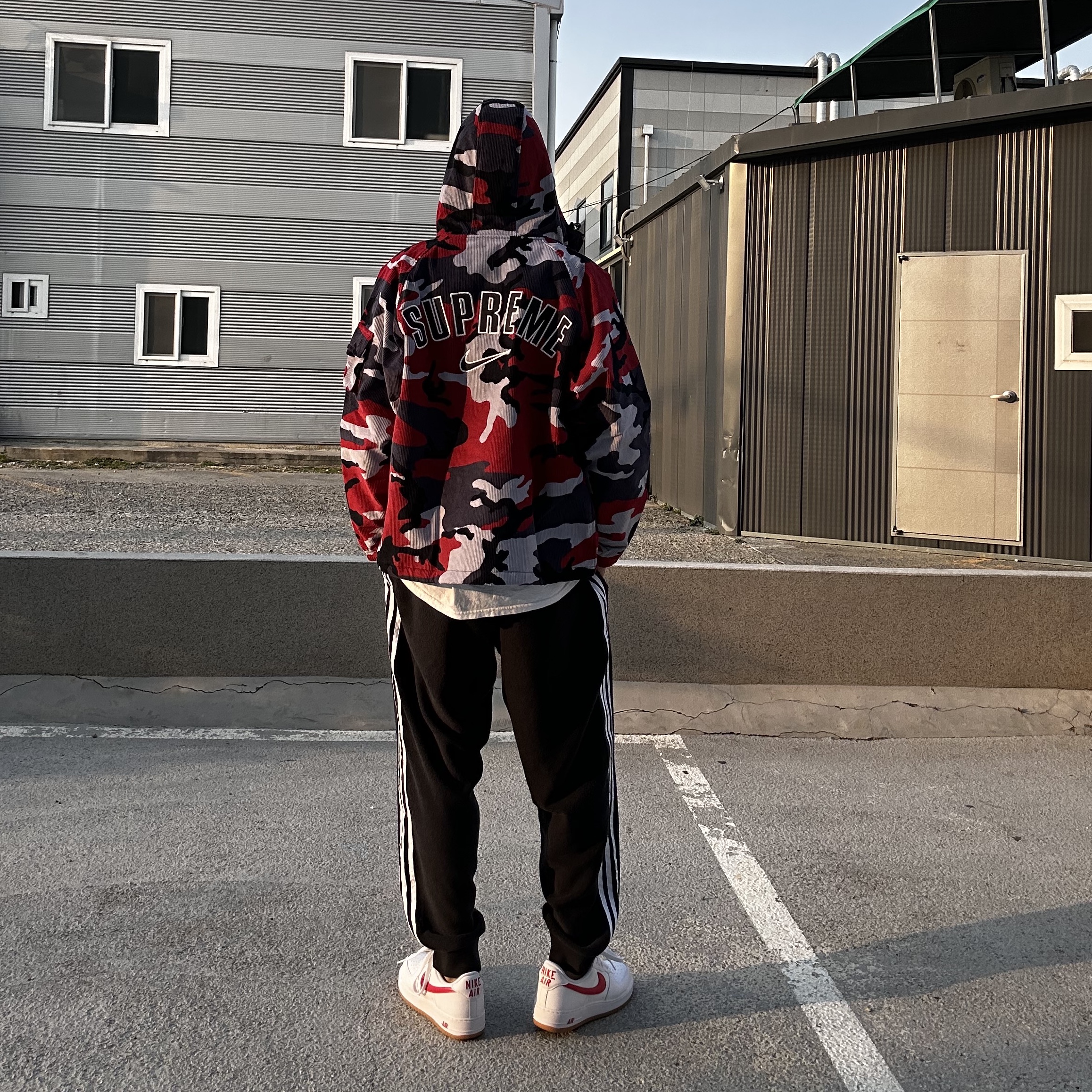 Supreme x Nike Arc Corduroy Hooded Jacket Red Camo - 22SS 착용 스타일 - 3