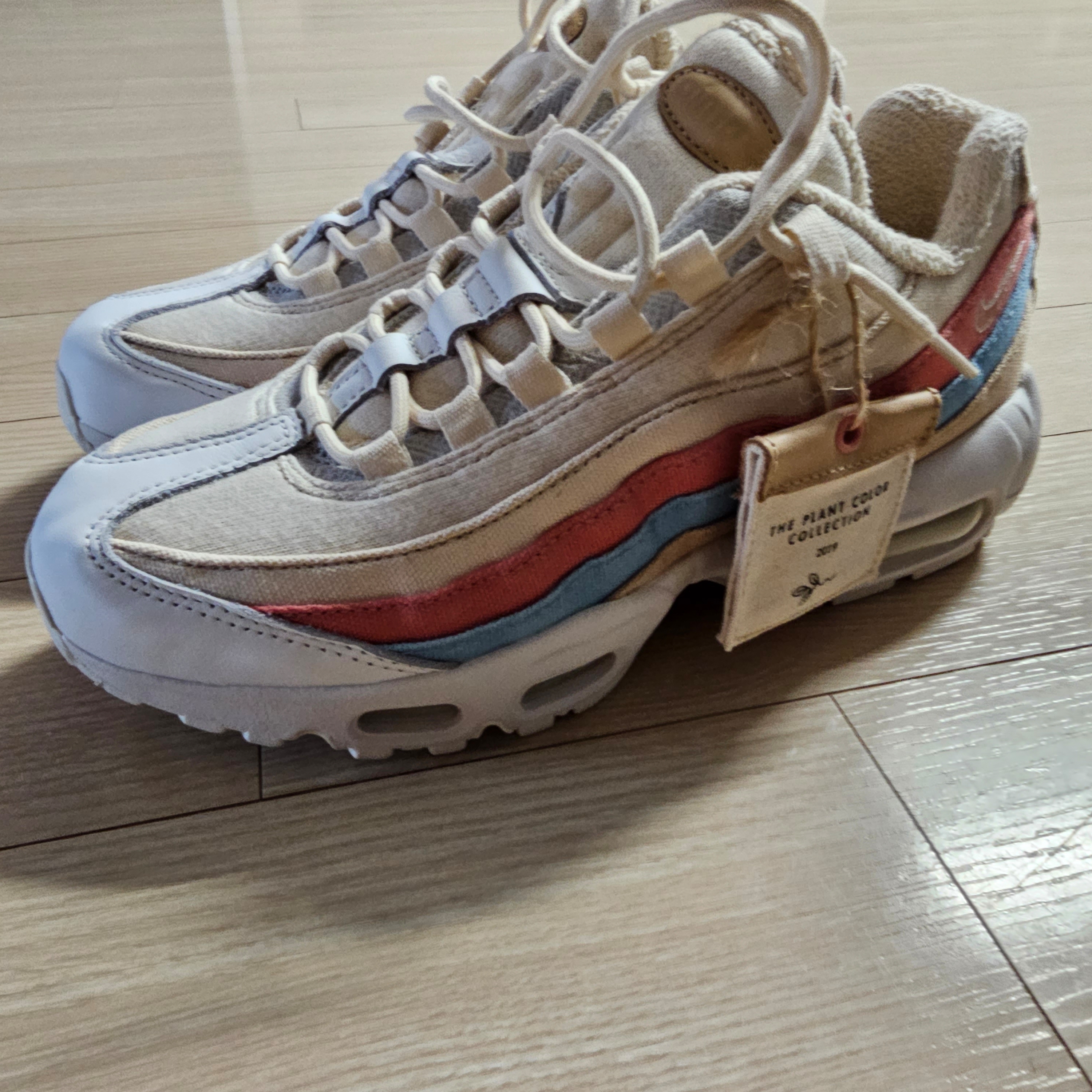 (W) Nike Air Max 95 Plant Color Collection Crimson Tint 착용 스타일 - 1