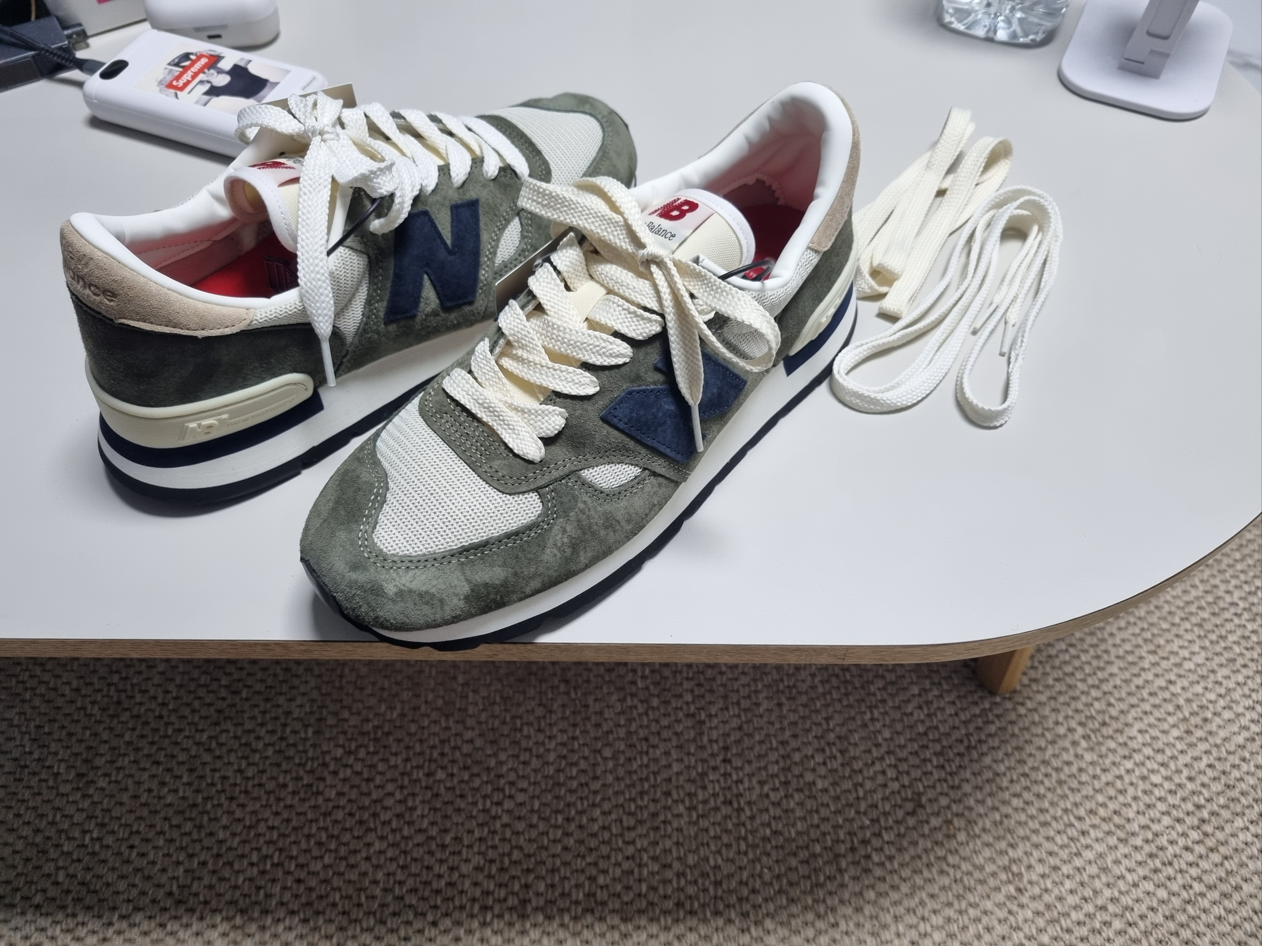 New Balance 990v1 Made in USA Olive 착용 스타일 - 2