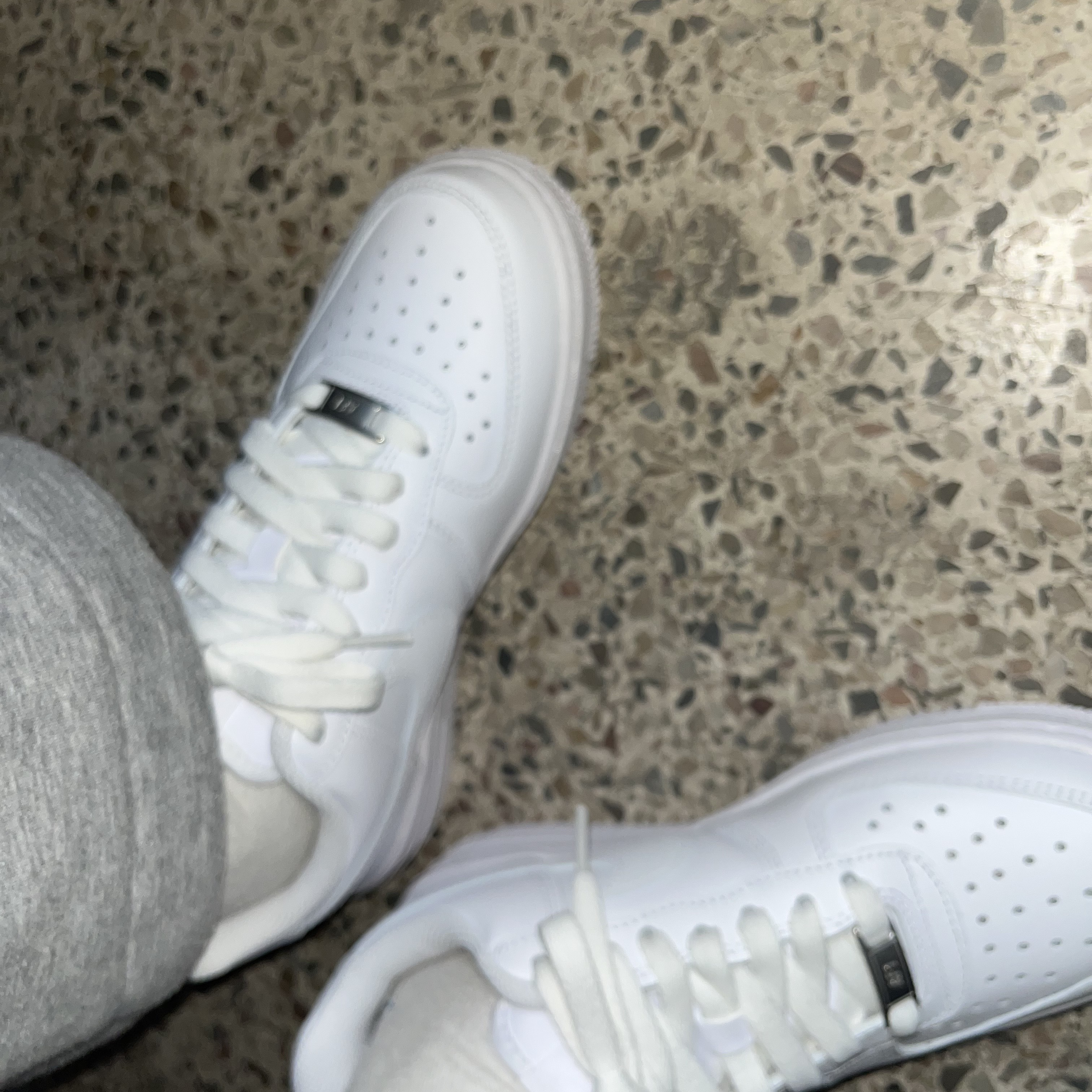 (W) Nike Air Force 1 '07 Low White 착용 스타일 - 2
