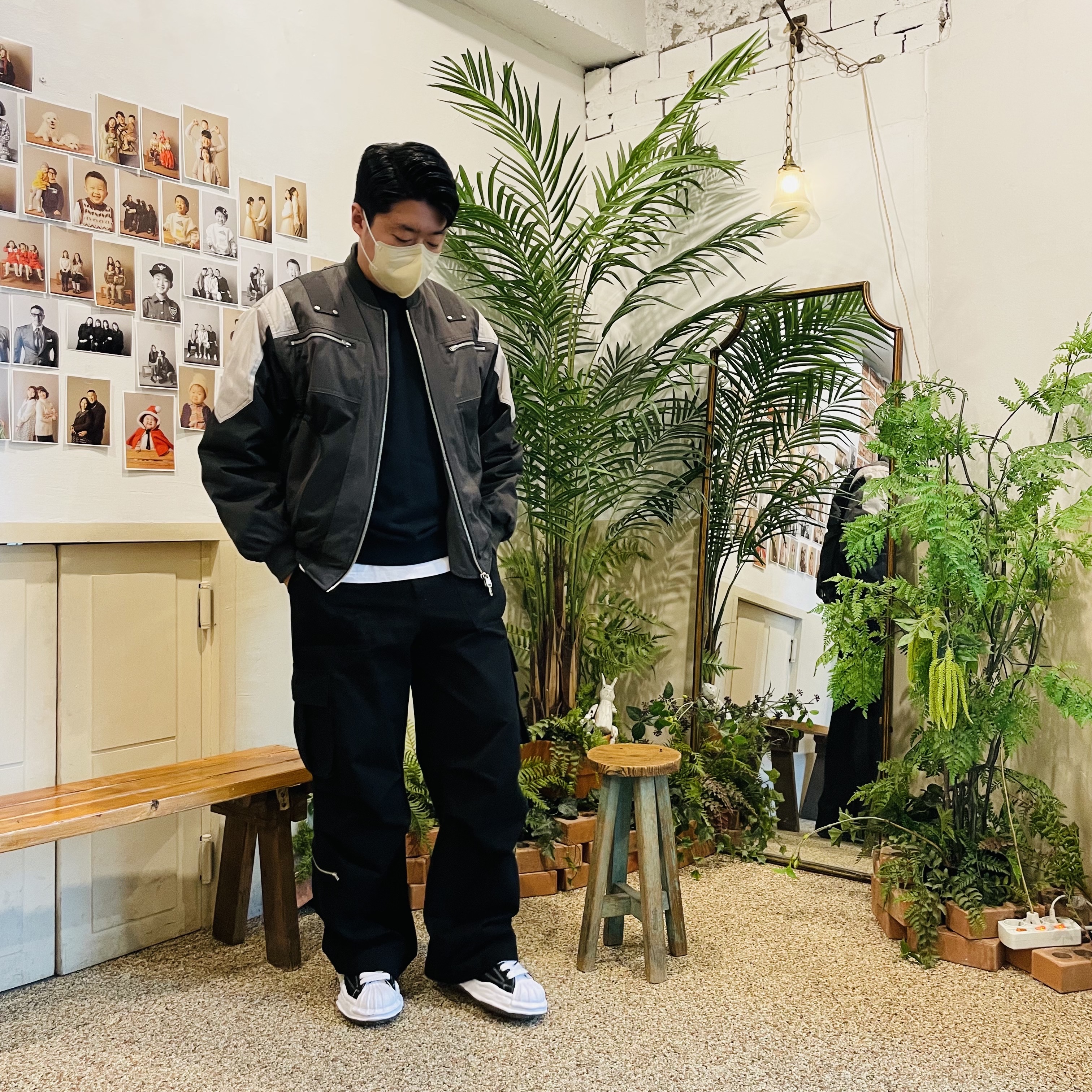 Undermycar Wani Kame Multi Block Pocket Turtle Bomber Driftwood - 22FW, Maison Mihara Yasuhiro Blakey OG Sole Canvas Low-top Sneakers Black White 착용 스타일 - 1