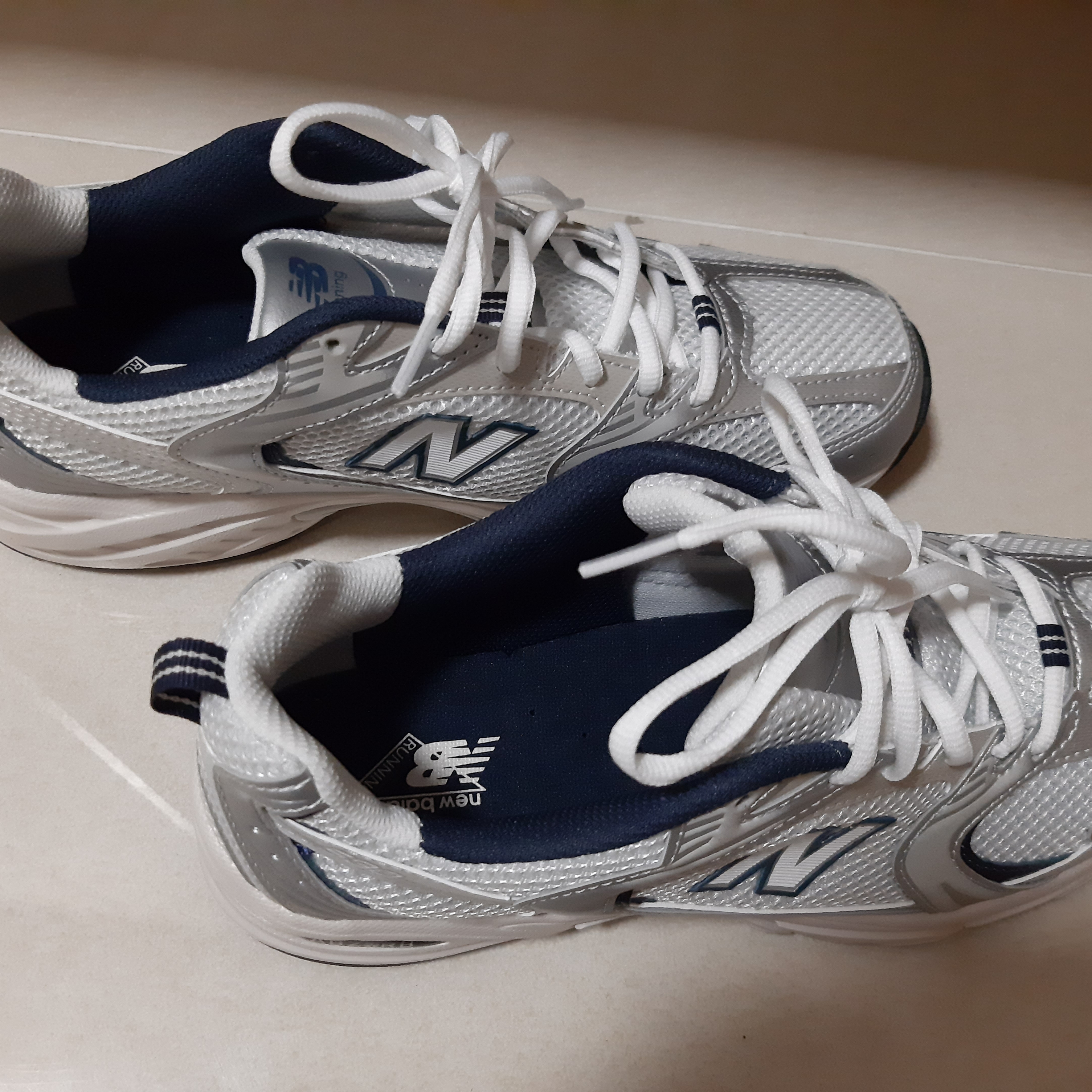 New Balance 530 Steel Grey 착용 스타일