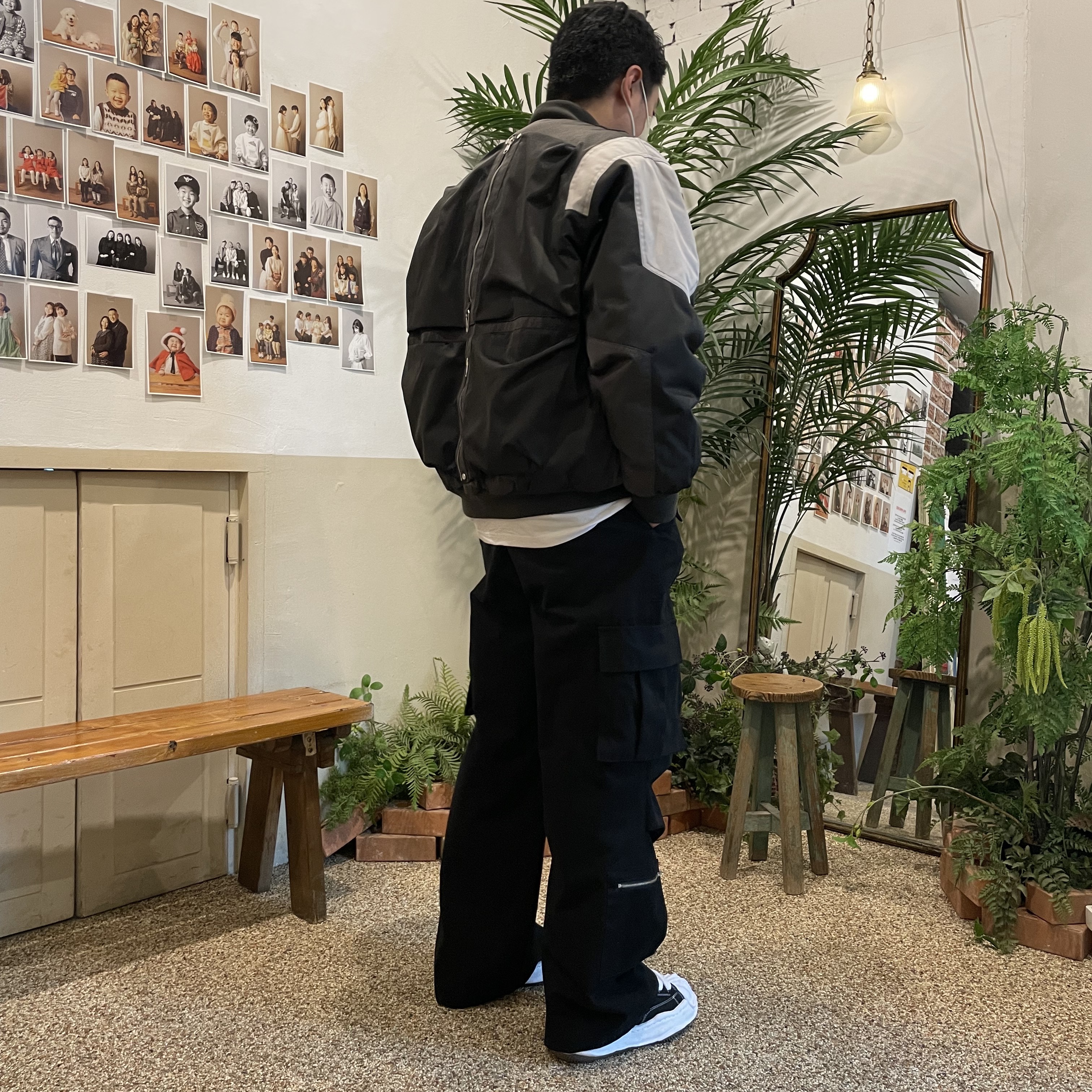 Undermycar Wani Kame Multi Block Pocket Turtle Bomber Driftwood - 22FW, Maison Mihara Yasuhiro Blakey OG Sole Canvas Low-top Sneakers Black White 착용 스타일 - 3