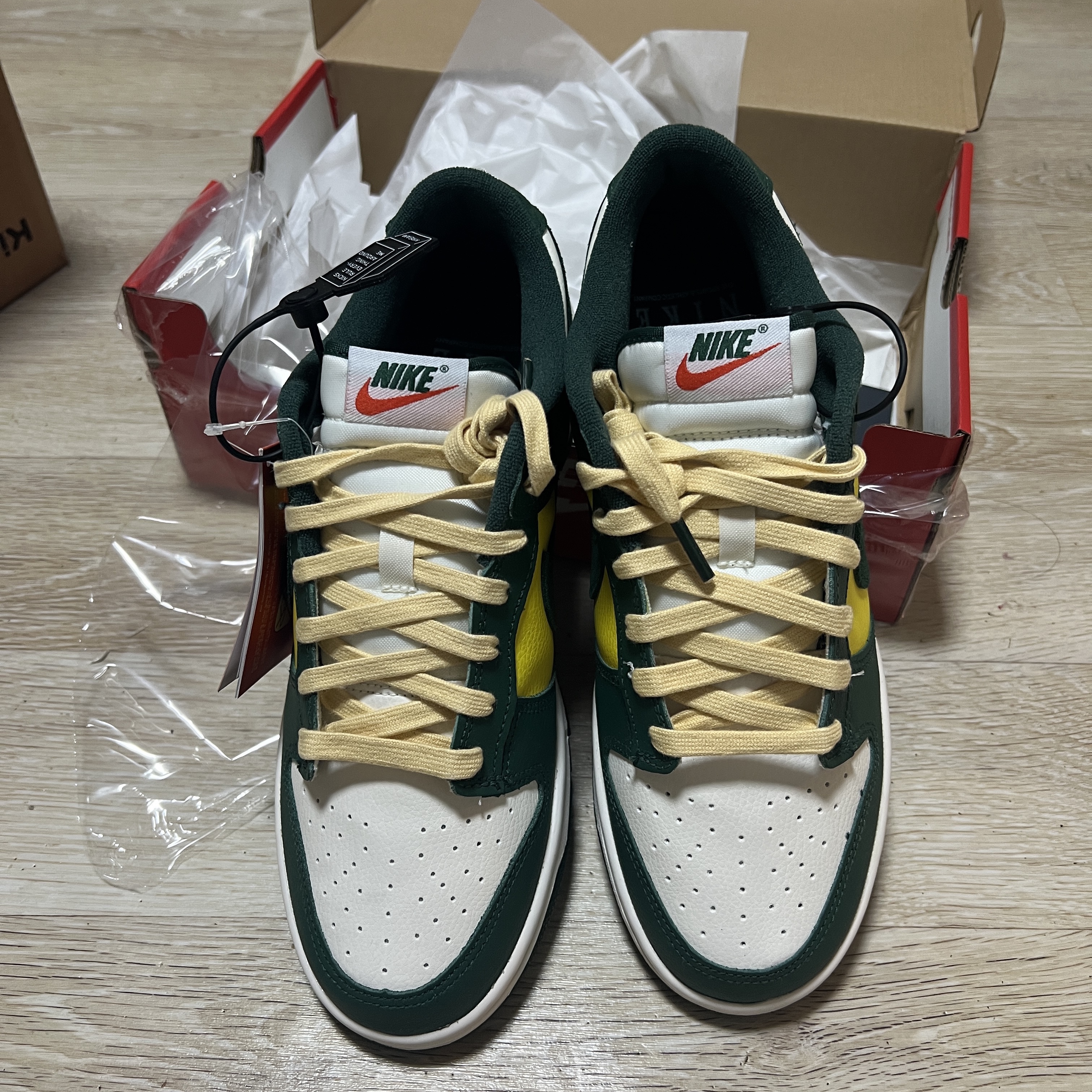 (W) Nike Dunk Low SE Opti Noble Green 착용 스타일