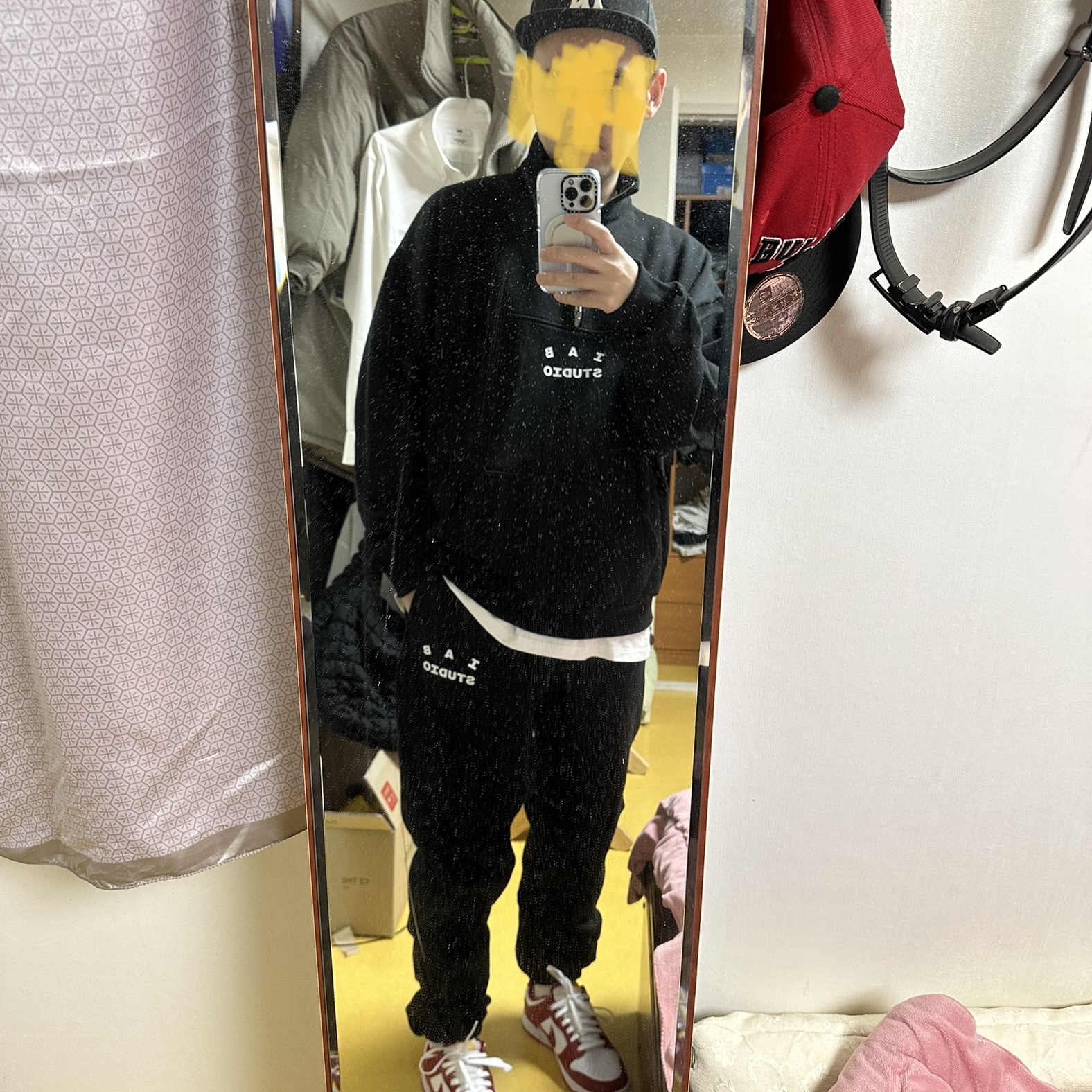IAB Studio Half Zip-Up Black White, IAB Studio Sweatpants Black White - 23SS 착용 스타일