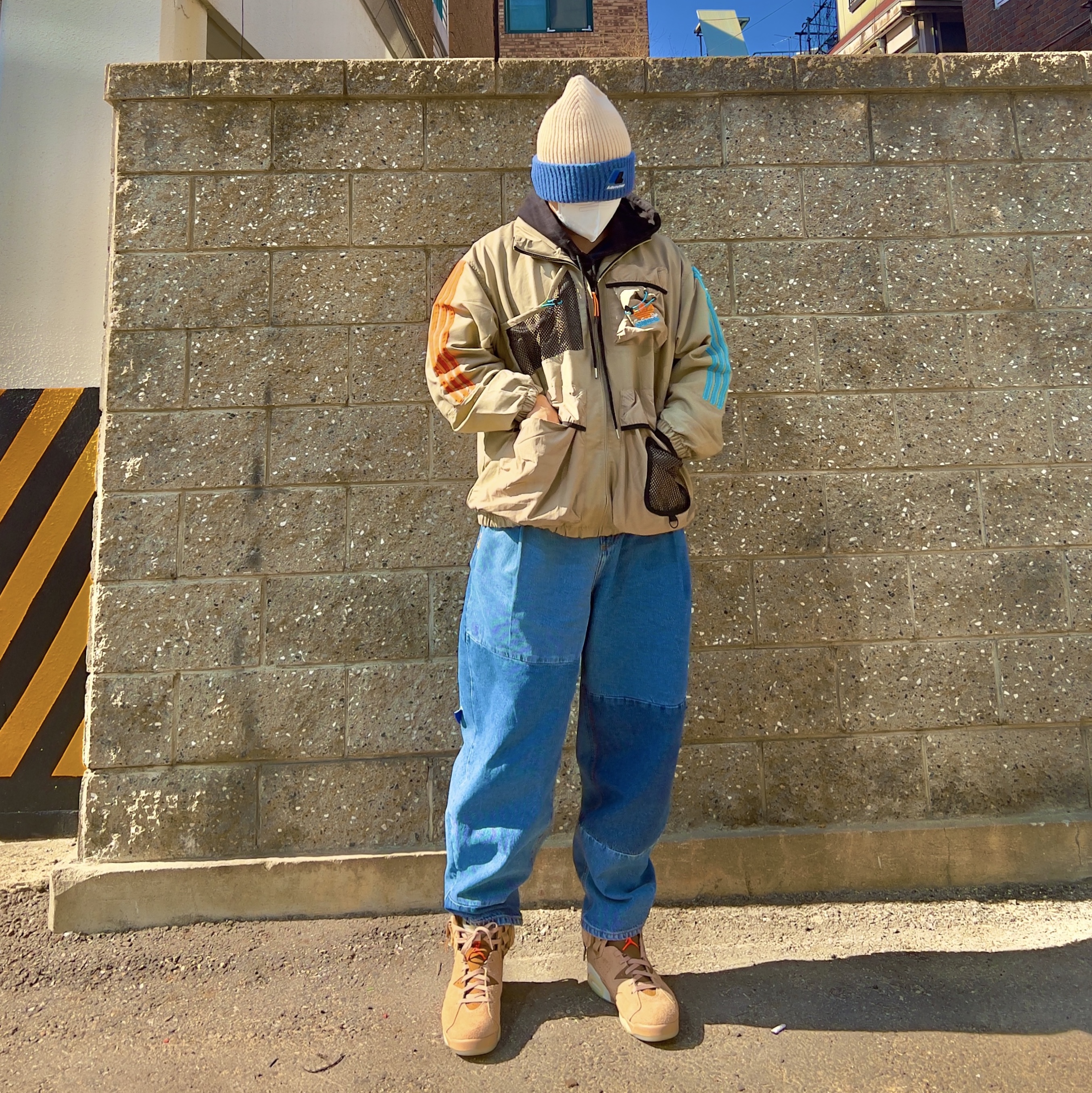 Palace x Adidas Nature Track Top Blanch Cargo - 22SS, Jordan 6 x Travis Scott Retro SP British Khaki 착용 스타일