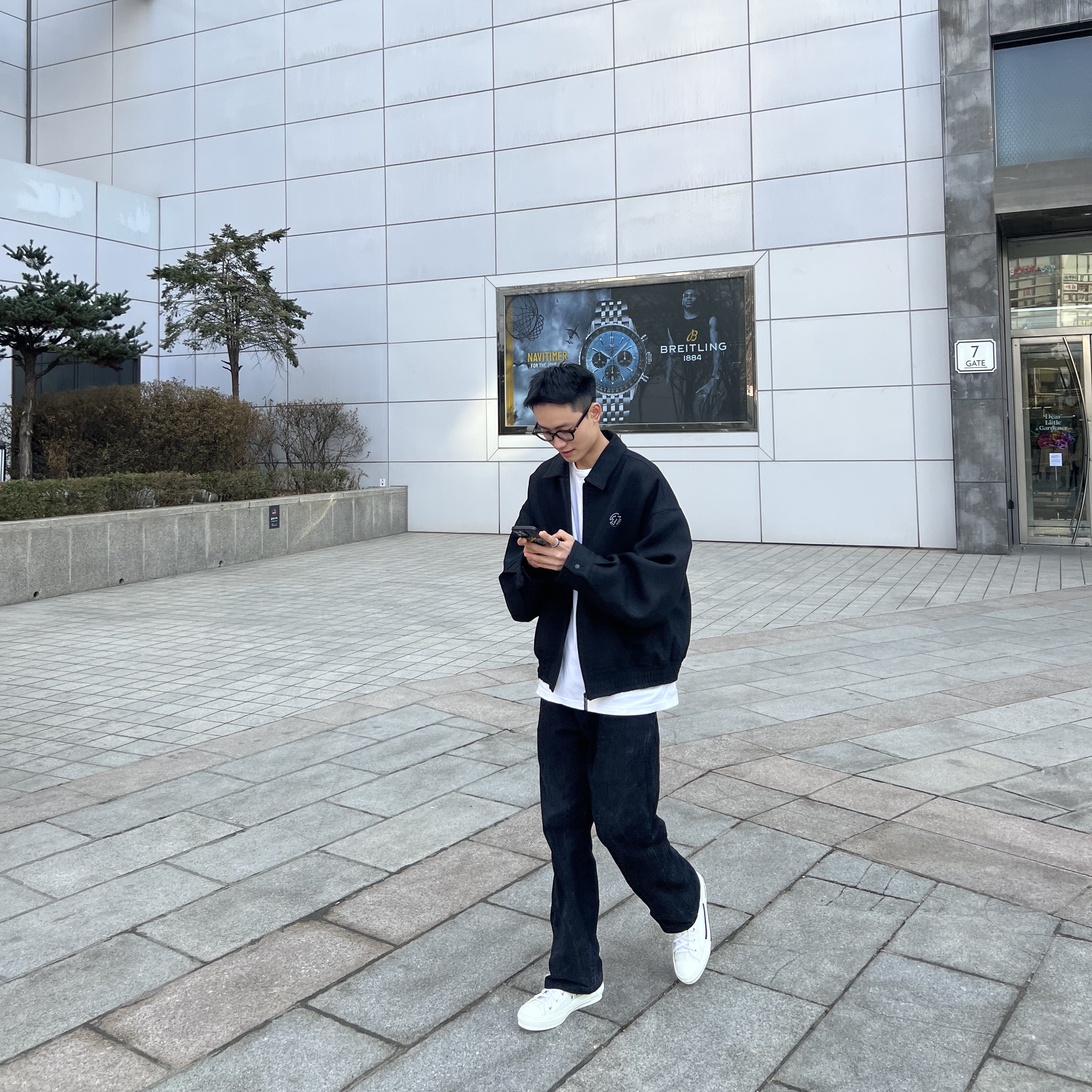 Zara x Ader Error Oversize Collar Bomber Jacket Black, Dior B23 High Dior Oblique White 착용 스타일 - 1