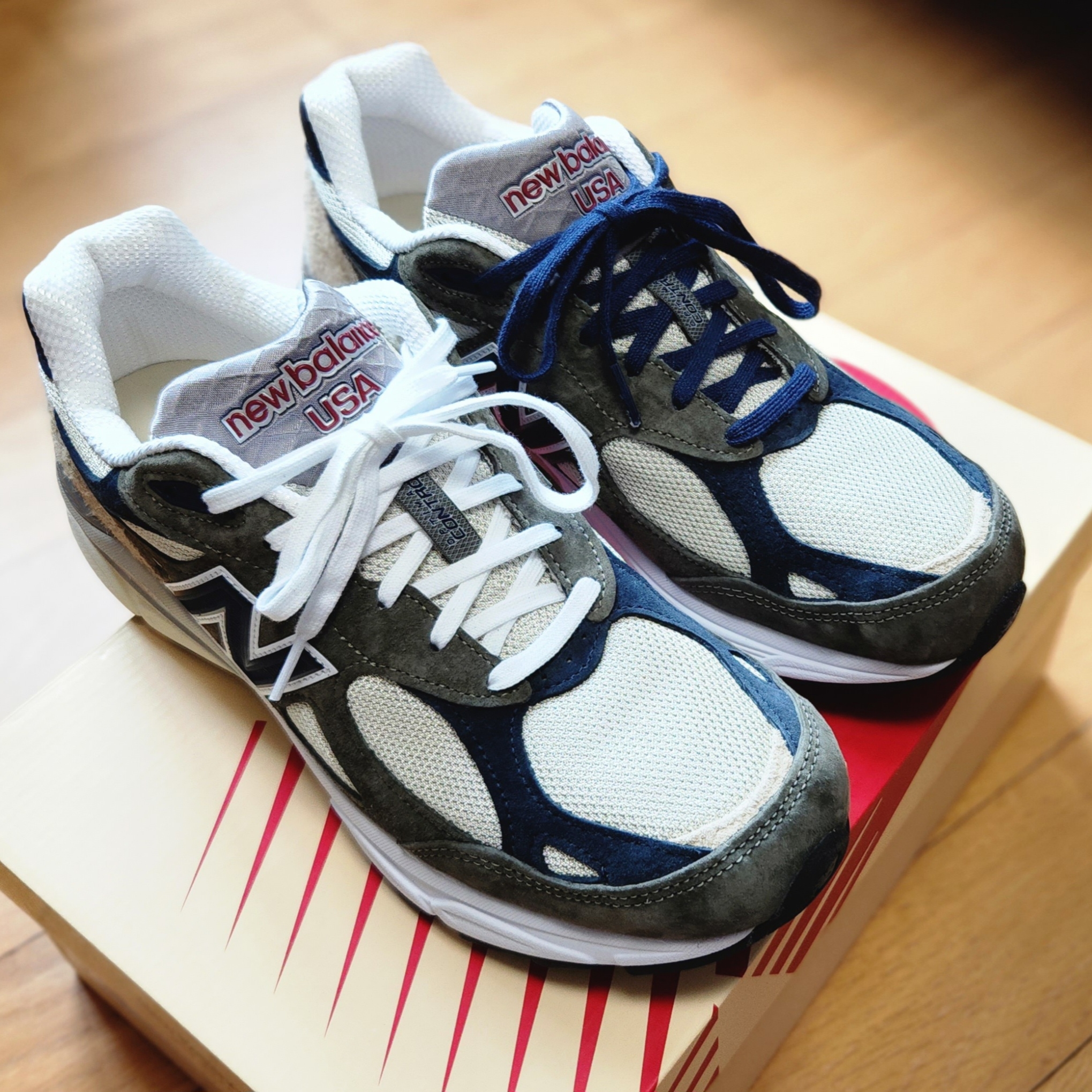New Balance 990v3 Made in USA Olive 착용 스타일