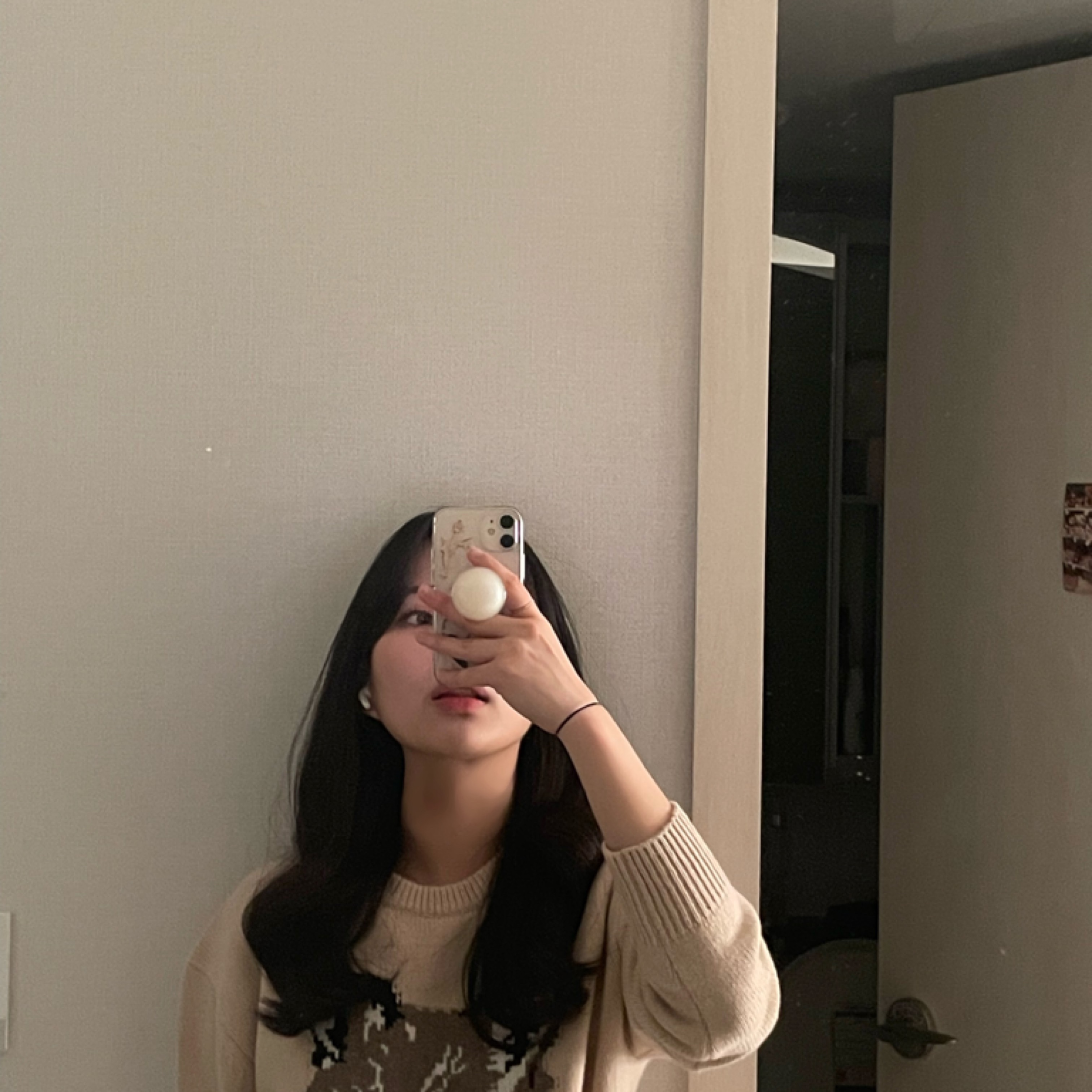 (W) Maison Kitsune Big Fox Head Pullover Knit Beige 착용 스타일