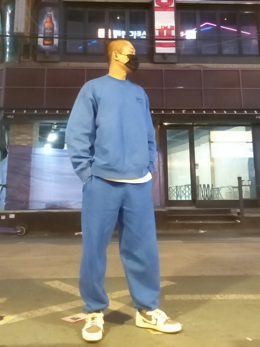 Nike x Stussy NRG Acid Washed Crewneck Game Royal (DR4024-480), Nike x Fear of God Basketball Jacket String 착용 스타일 - 3