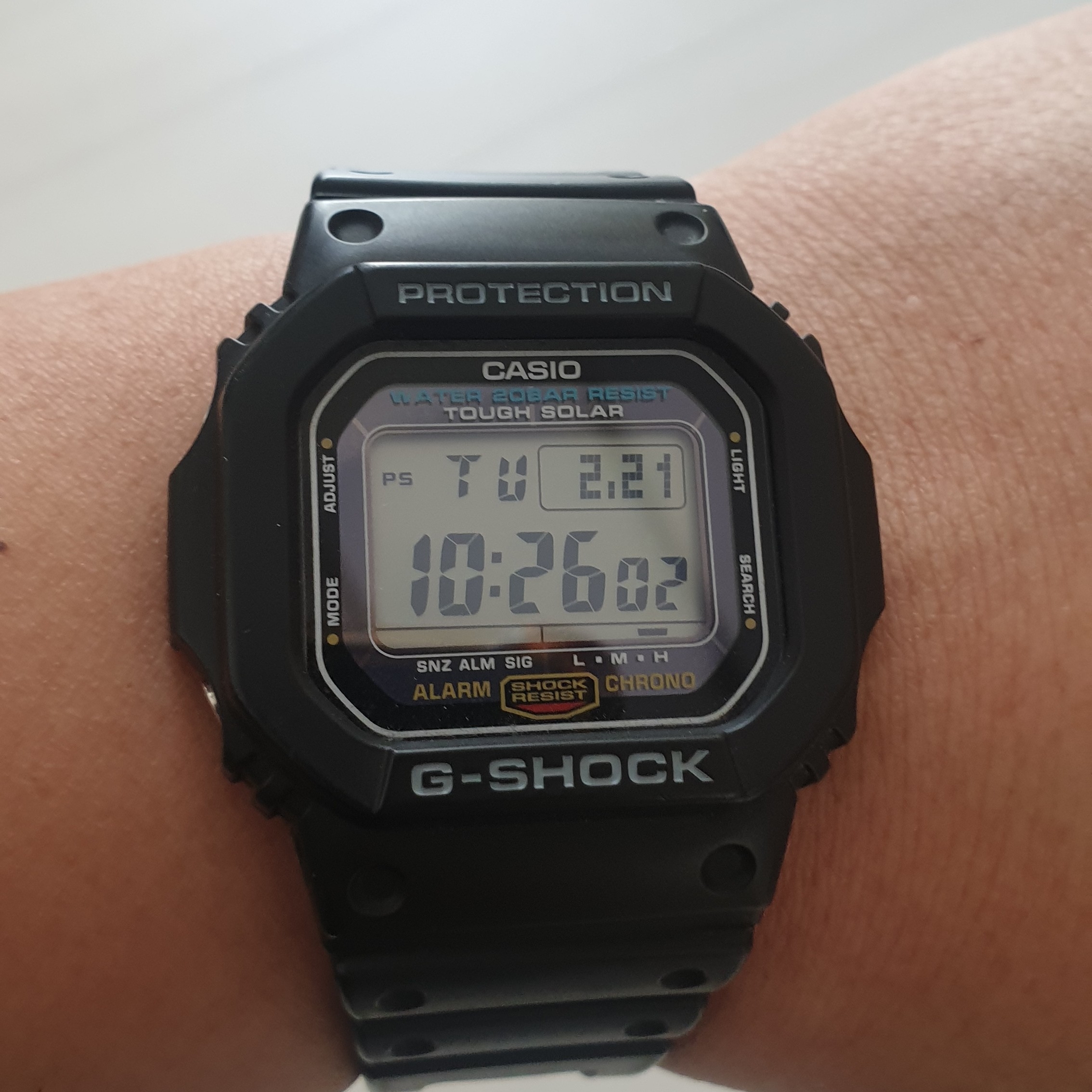 Casio G-Shock G-5600E-1 착용 스타일