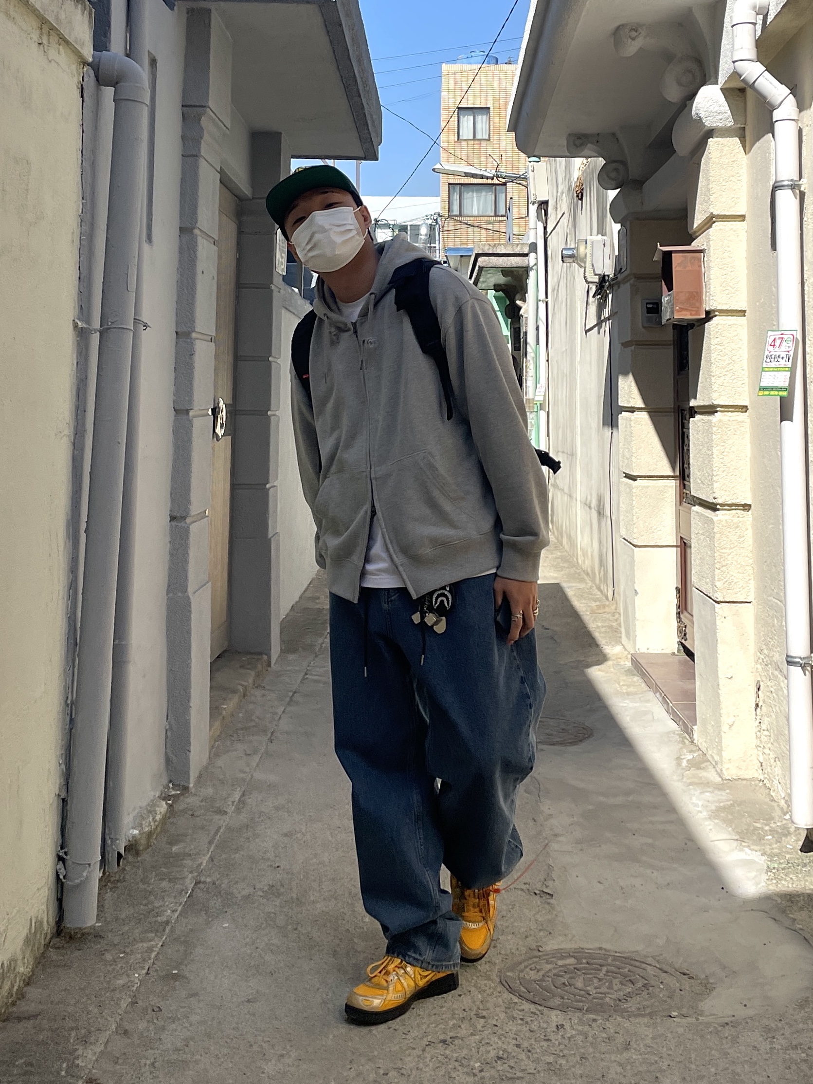 Stussy Sport Cap Navy, Nike x Off-White Air Rubber Dunk University Gold 착용 스타일 - 2